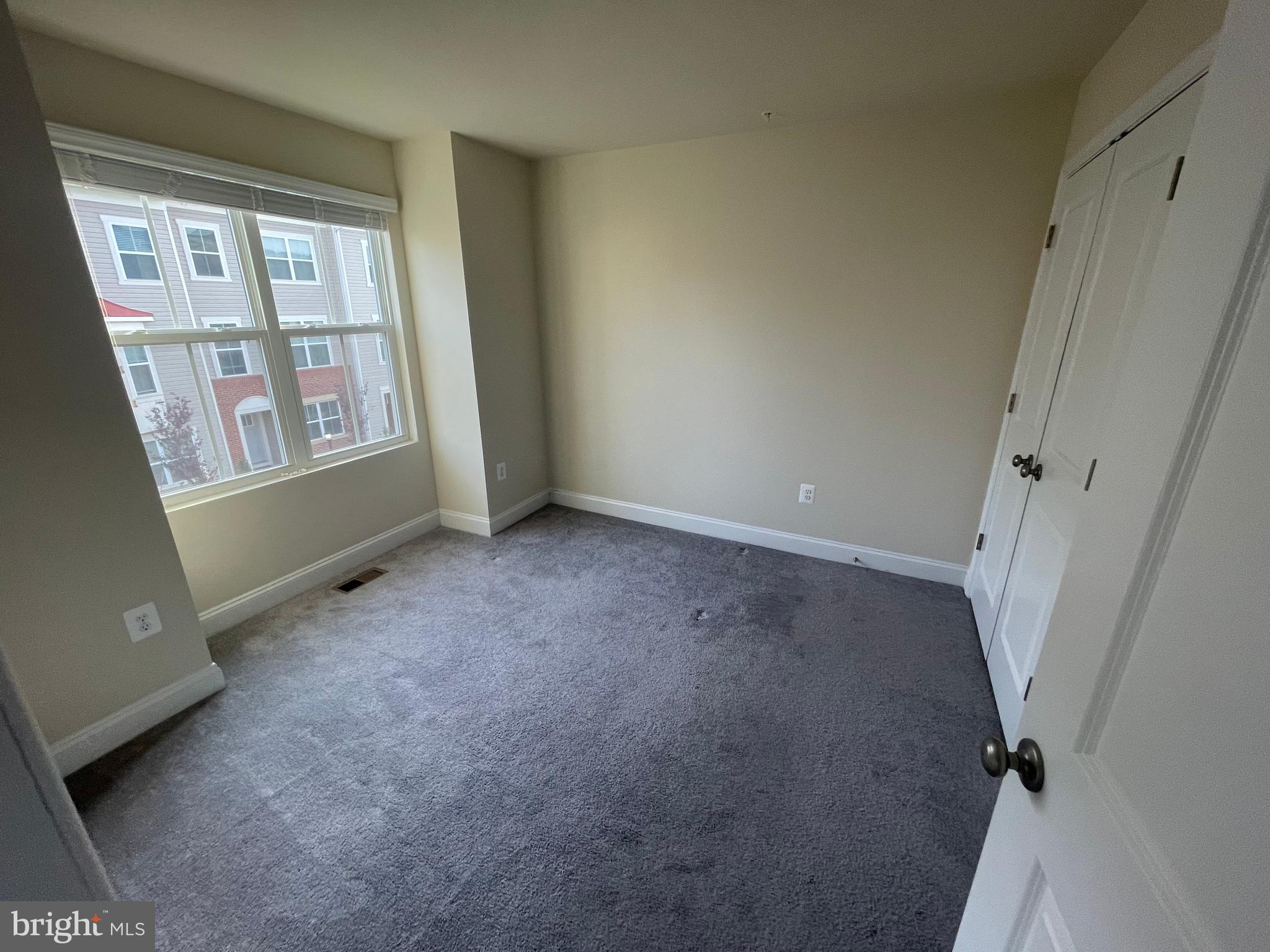 OXFORD SQUARE - Residential Lease