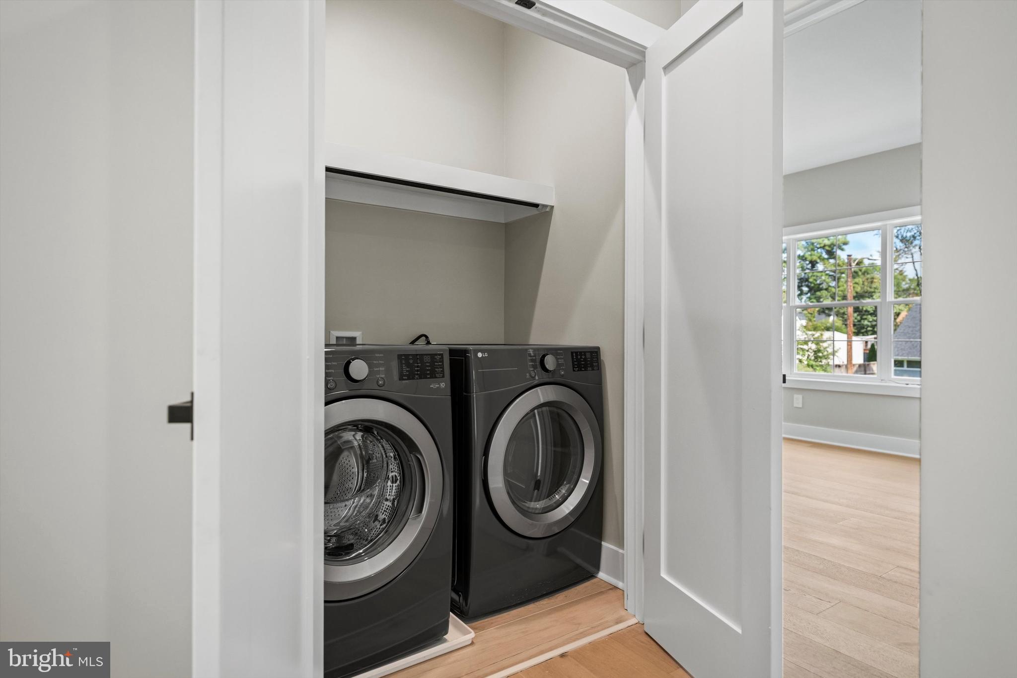 BUCKNELL MANOR - Residential