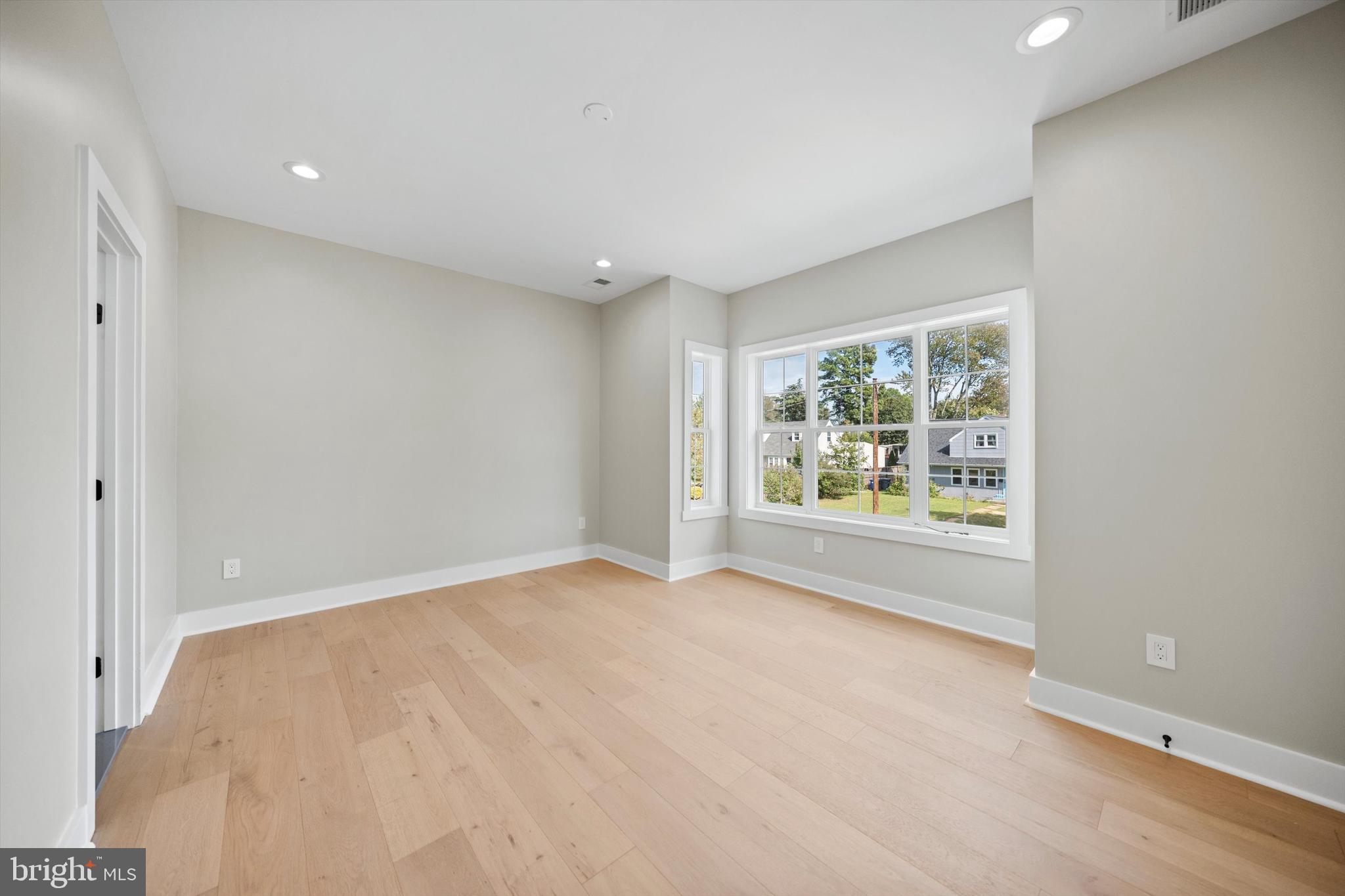 BUCKNELL MANOR - Residential