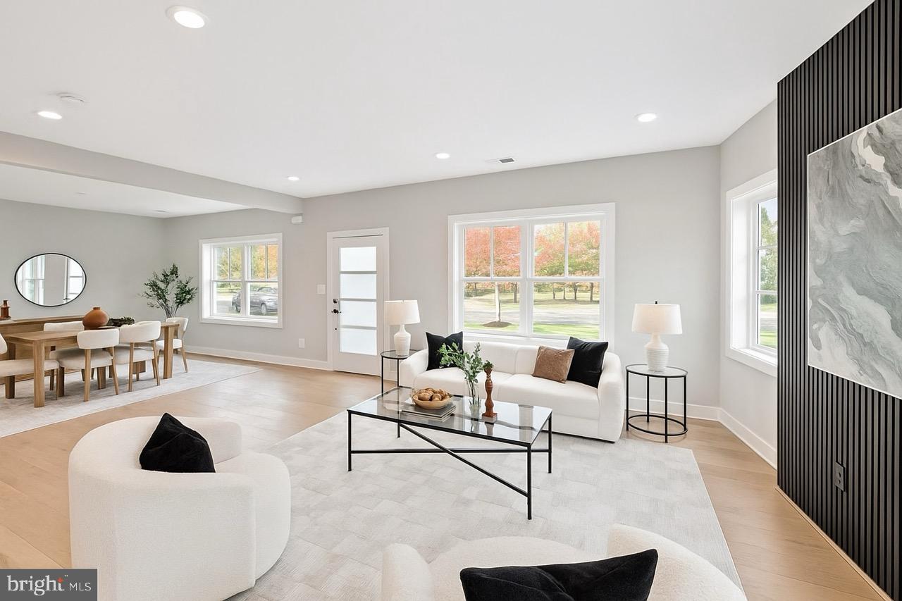 BUCKNELL MANOR - Residential