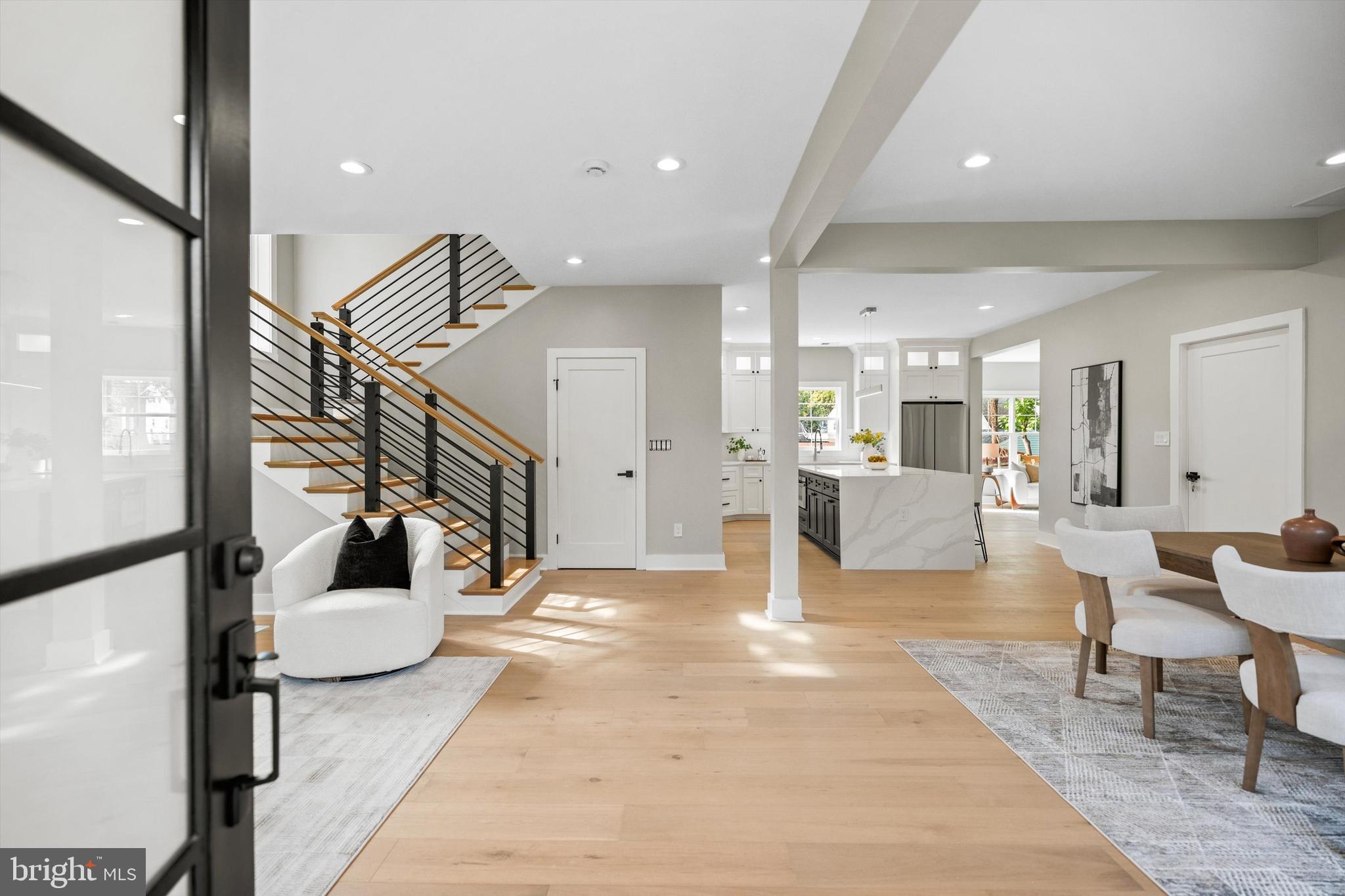 BUCKNELL MANOR - Residential