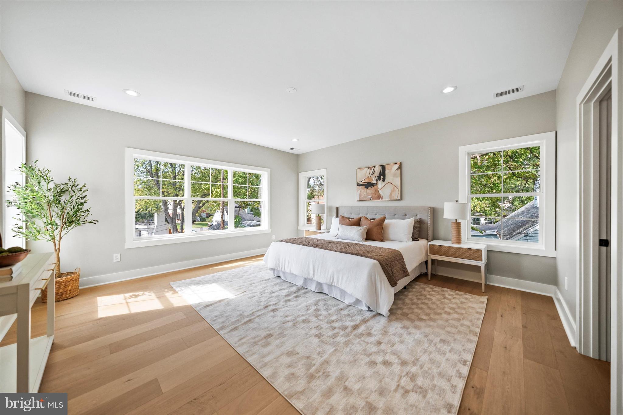 BUCKNELL MANOR - Residential