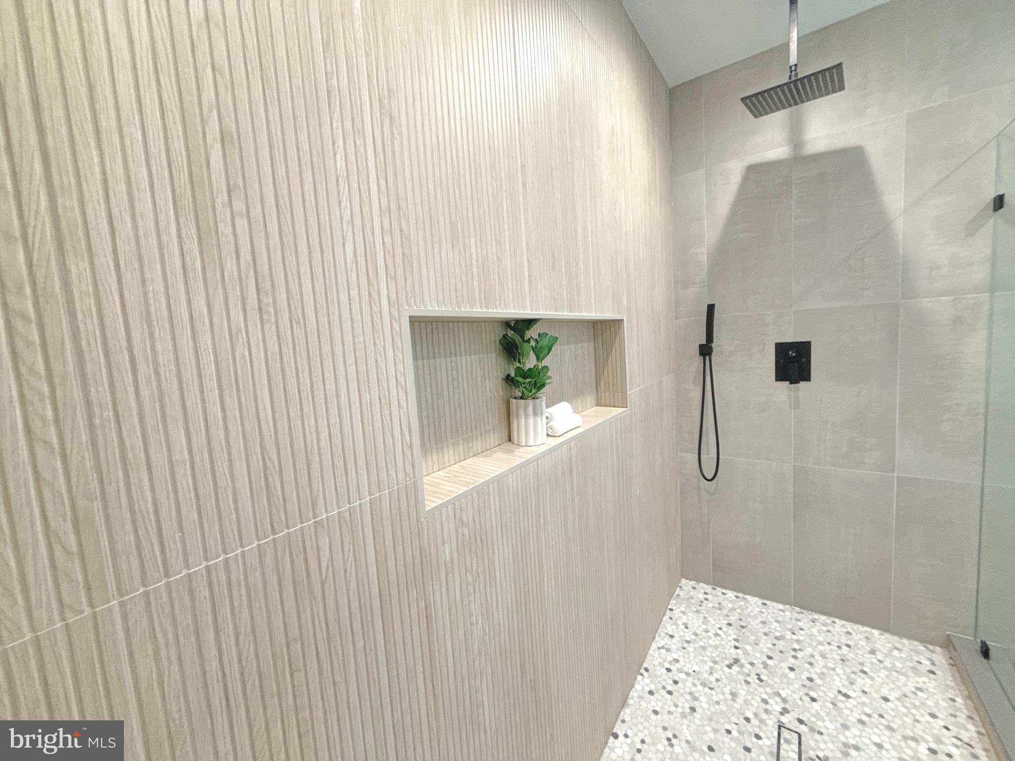 BUCKNELL MANOR - Residential