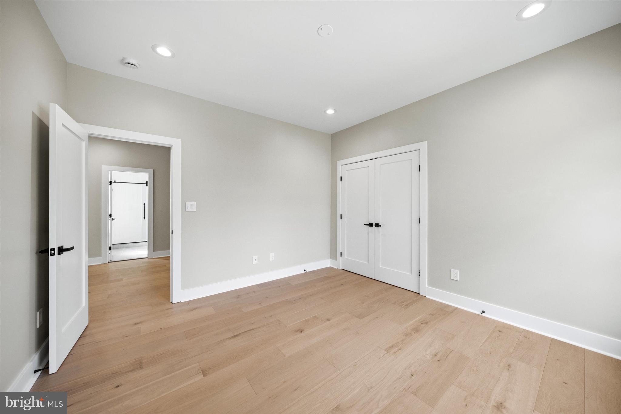 BUCKNELL MANOR - Residential