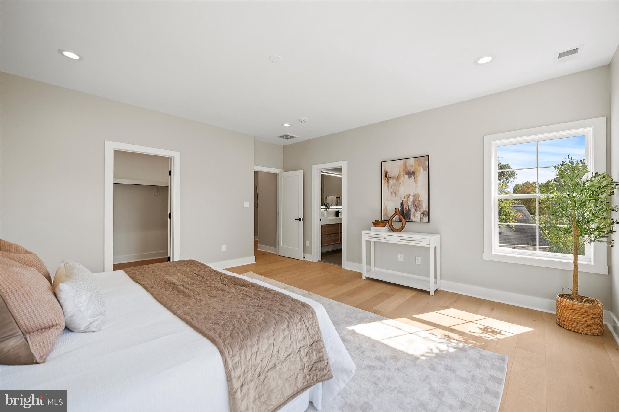 BUCKNELL MANOR - Residential