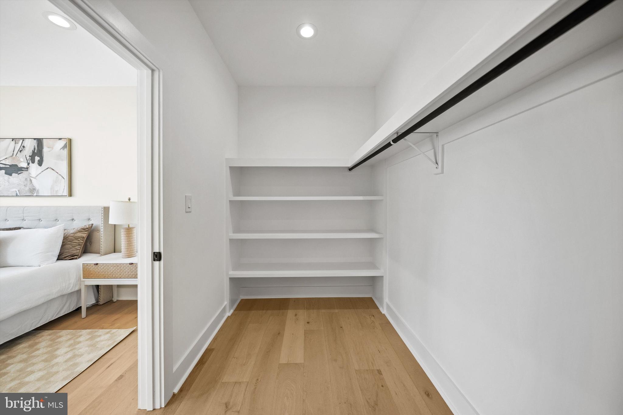 BUCKNELL MANOR - Residential