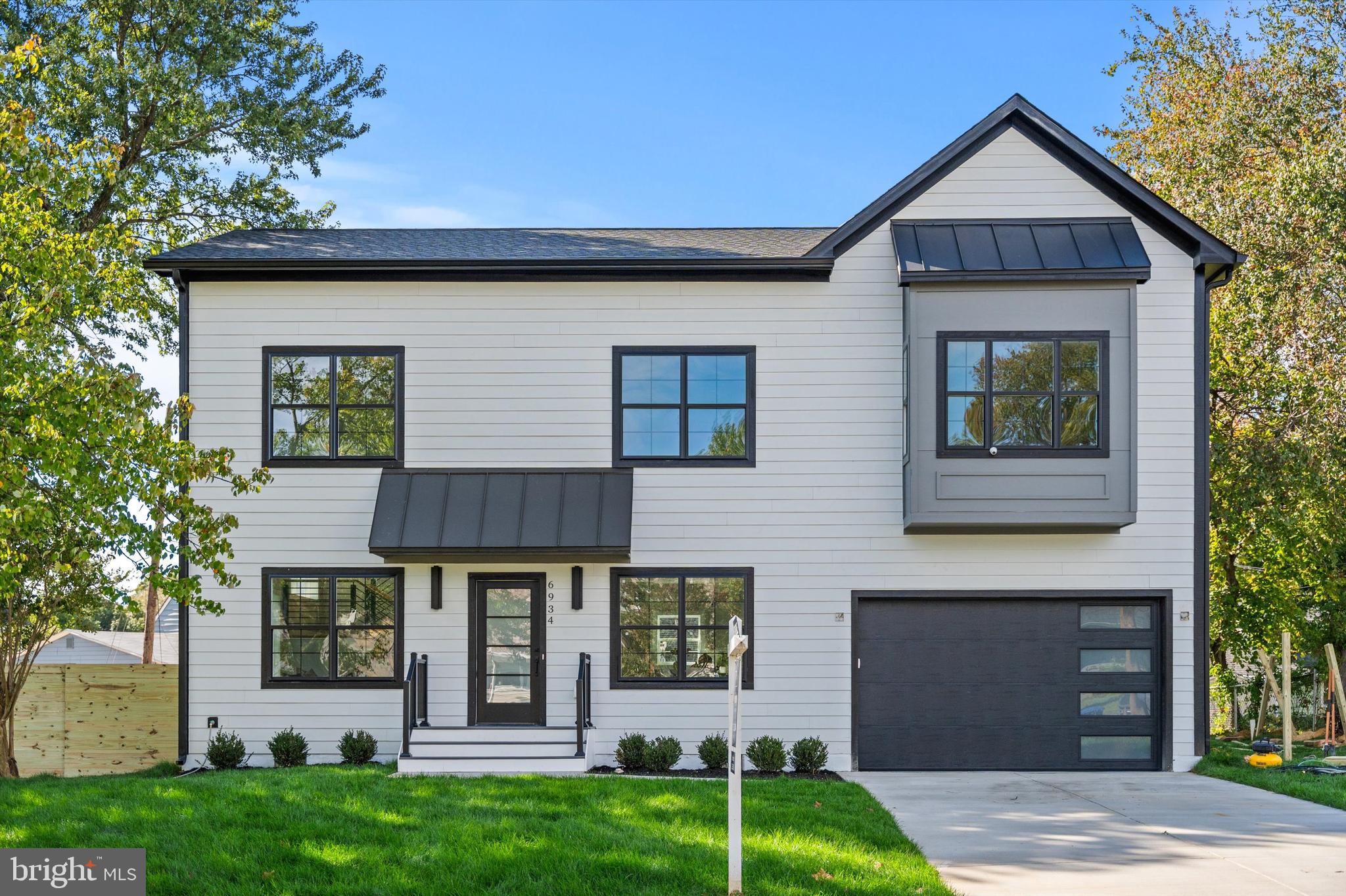 BUCKNELL MANOR - Residential