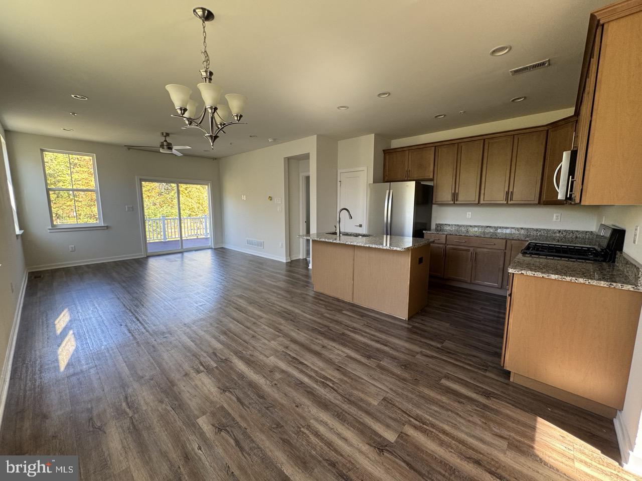 WALNUT CREEK AT MONT - Residential Lease