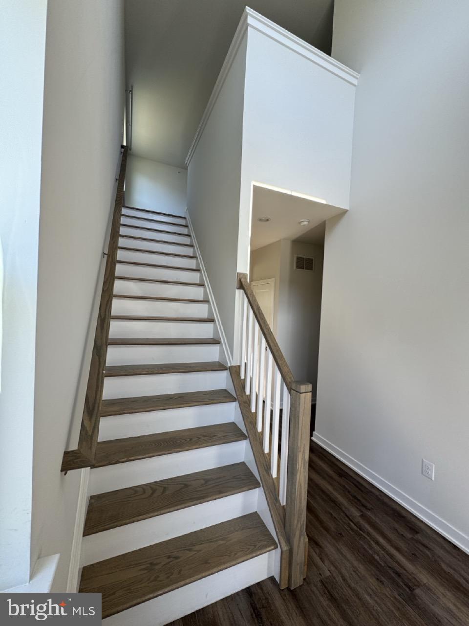 WALNUT CREEK AT MONT - Residential Lease