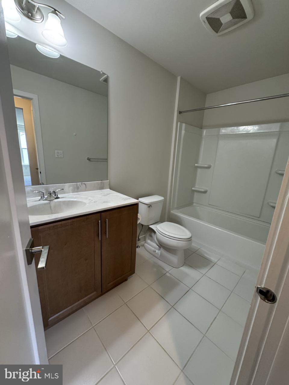 WALNUT CREEK AT MONT - Residential Lease