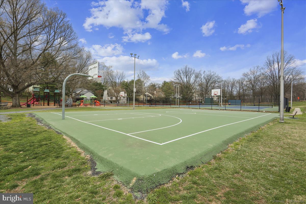 DIAMOND COURTS - Residential