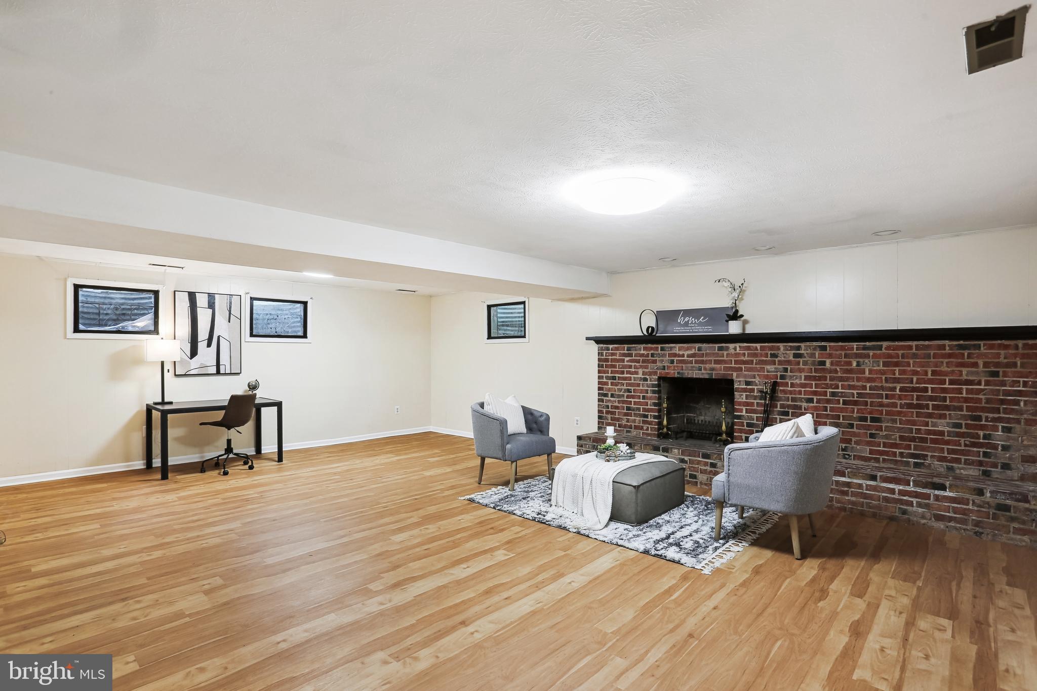 DIAMOND COURTS - Residential