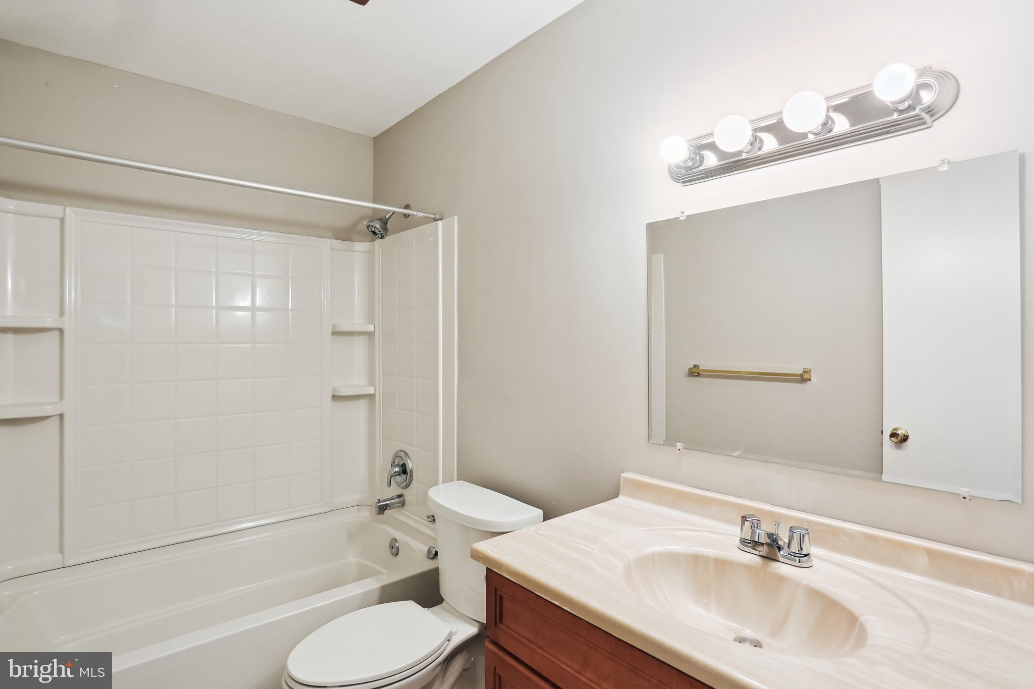 DIAMOND COURTS - Residential