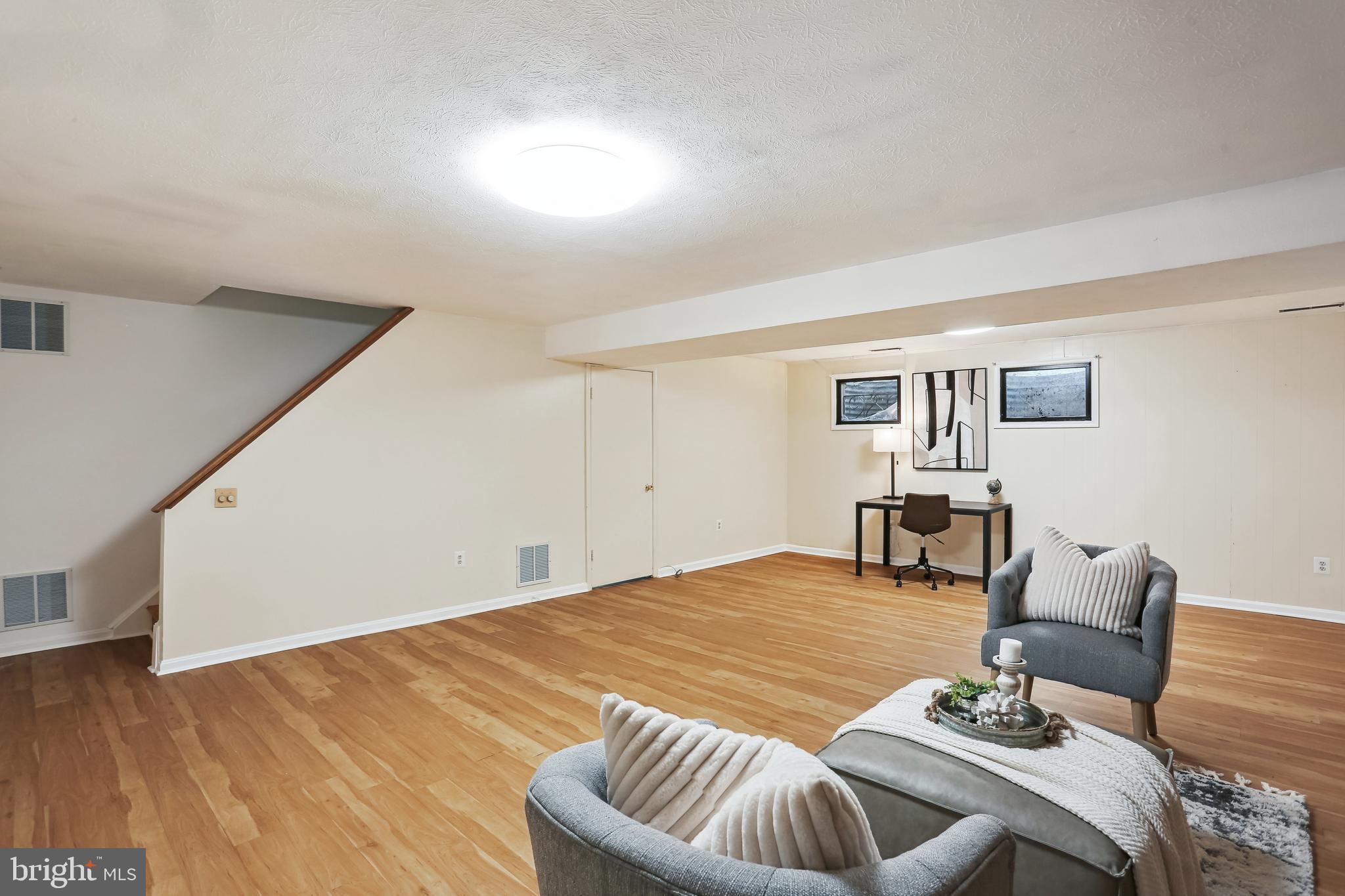 DIAMOND COURTS - Residential