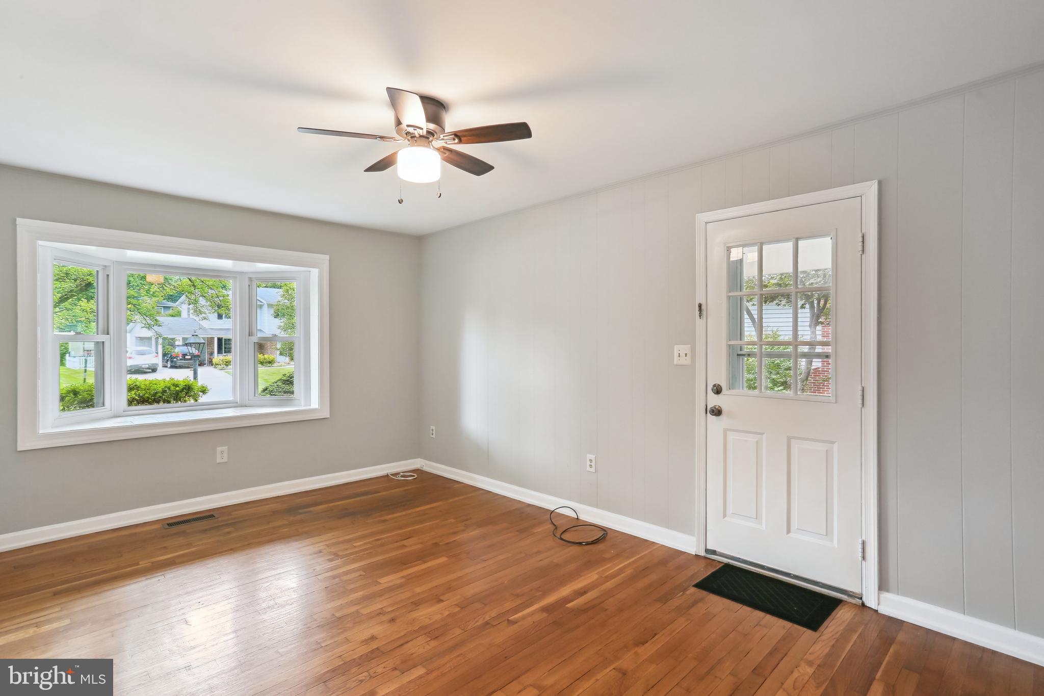 DIAMOND COURTS - Residential