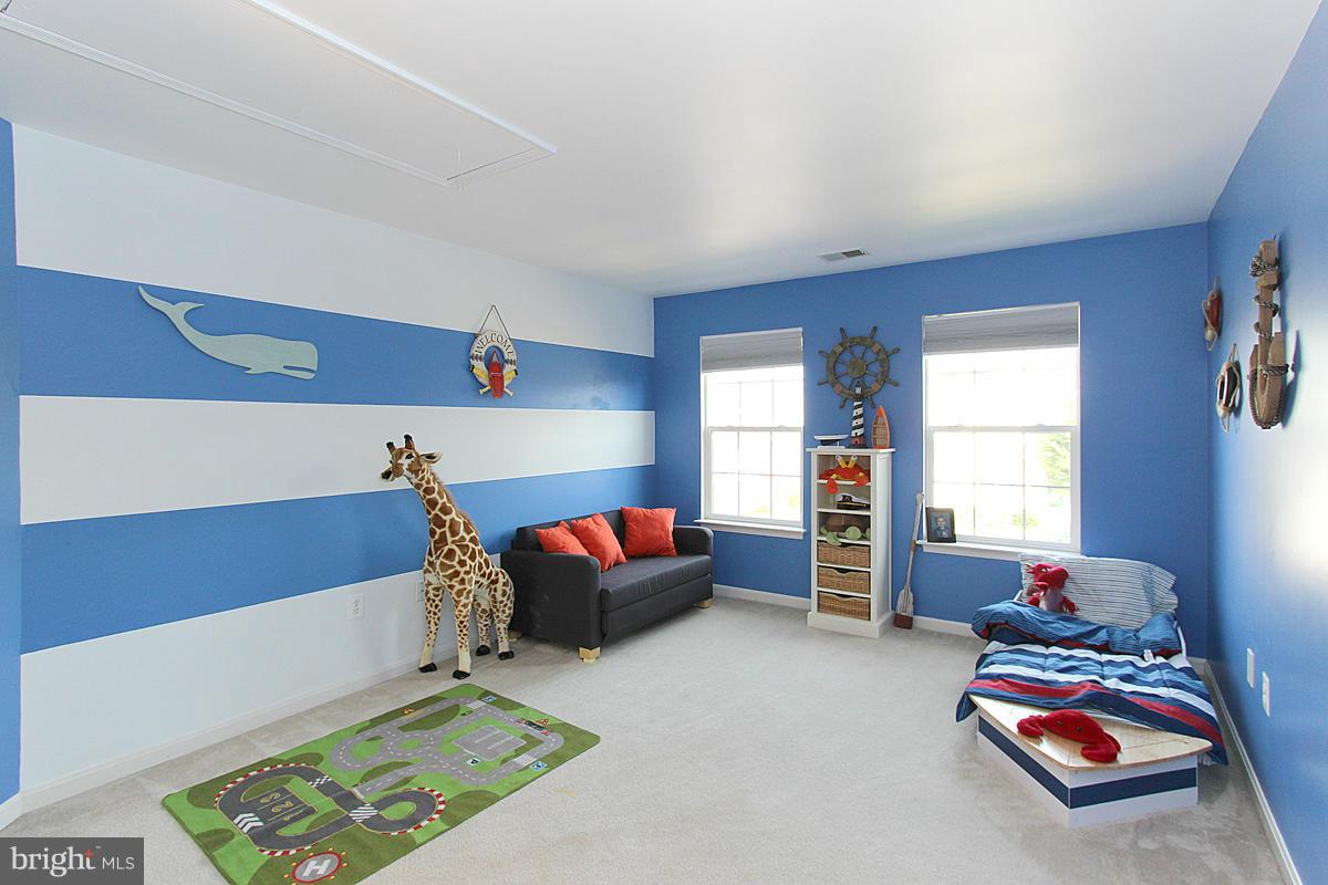 BROAD RUN OAKS - Residential