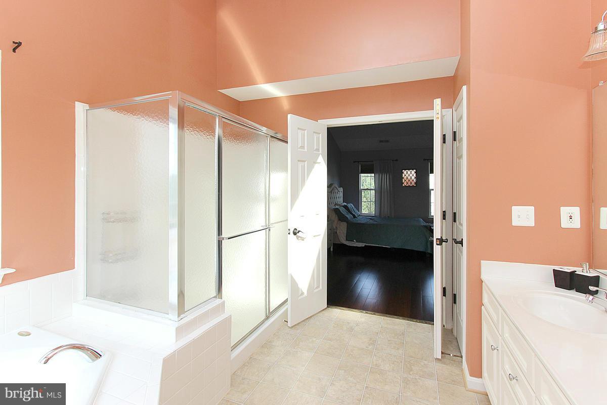 BROAD RUN OAKS - Residential