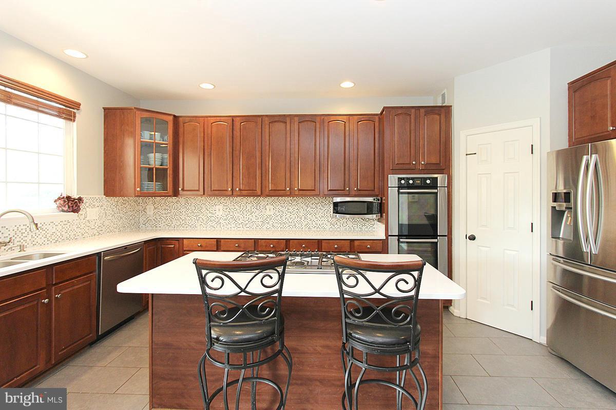 BROAD RUN OAKS - Residential