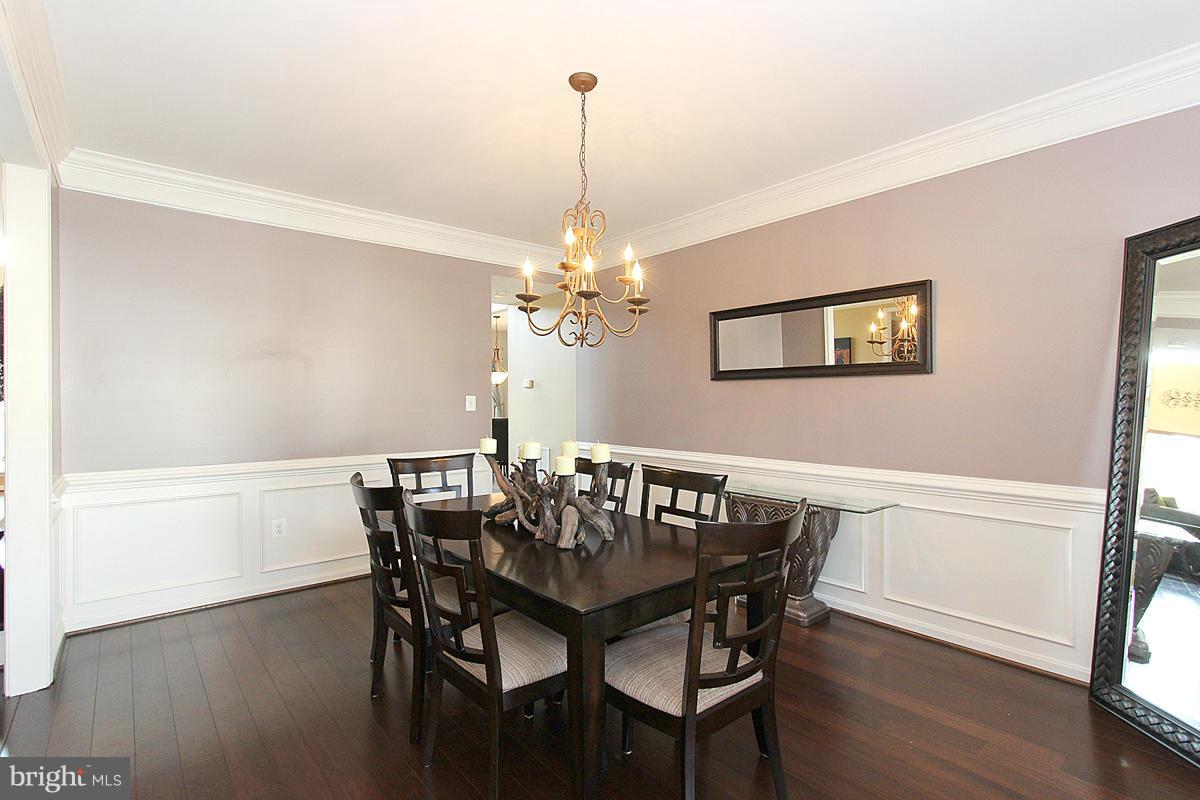 BROAD RUN OAKS - Residential