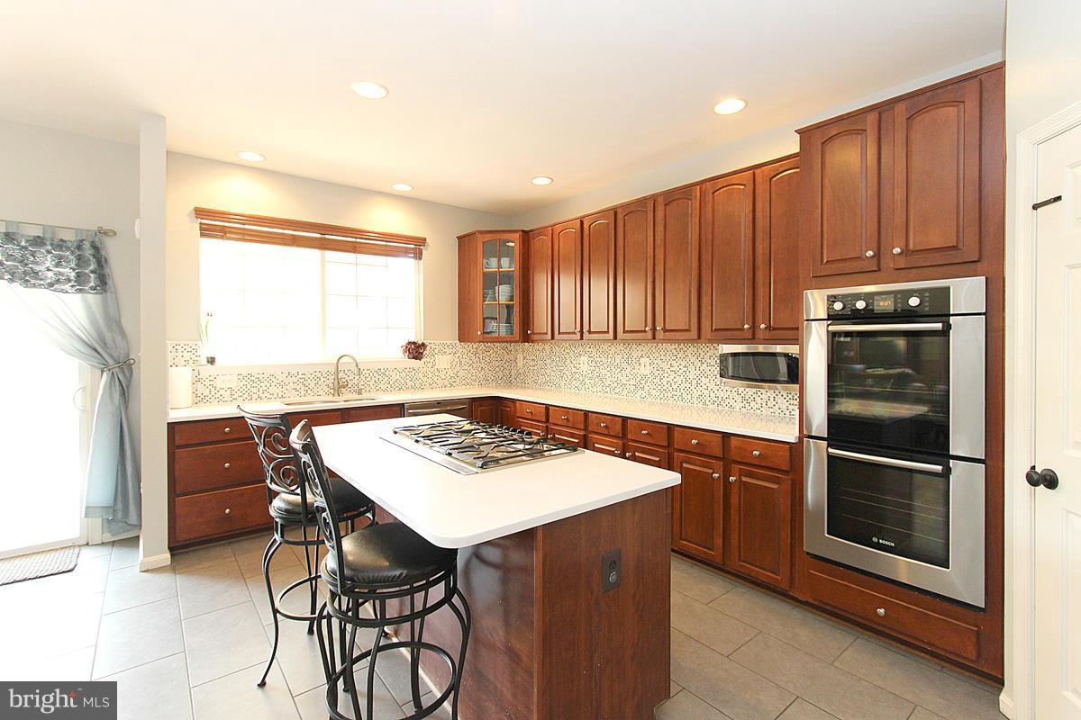 BROAD RUN OAKS - Residential