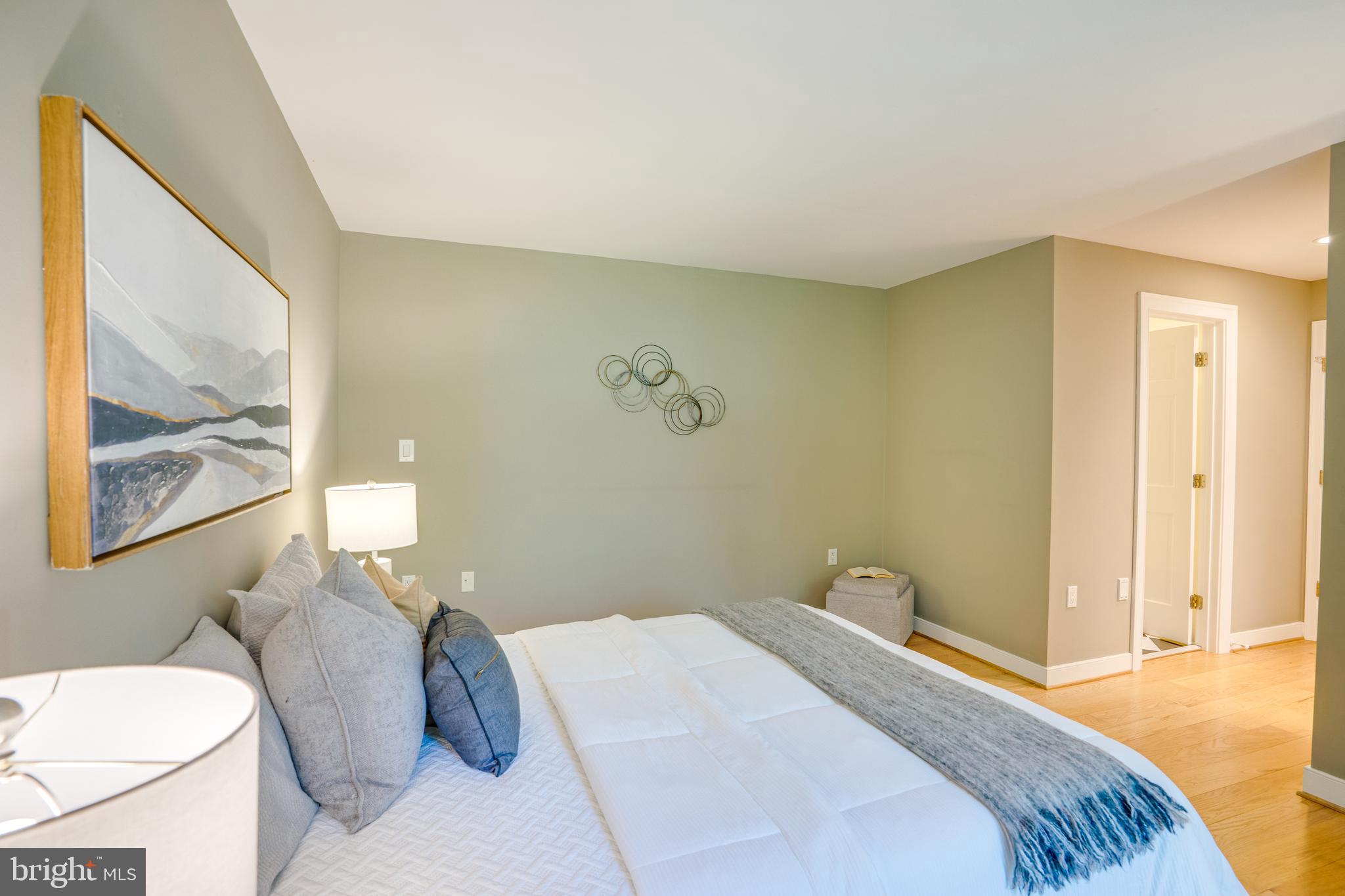 RESTON - Residential