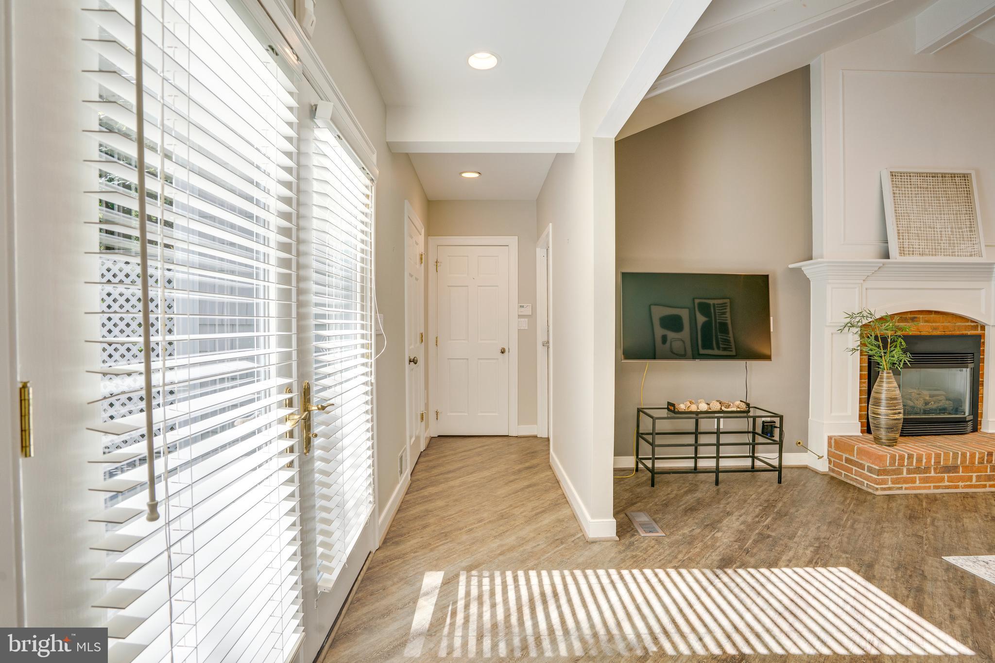 RESTON - Residential