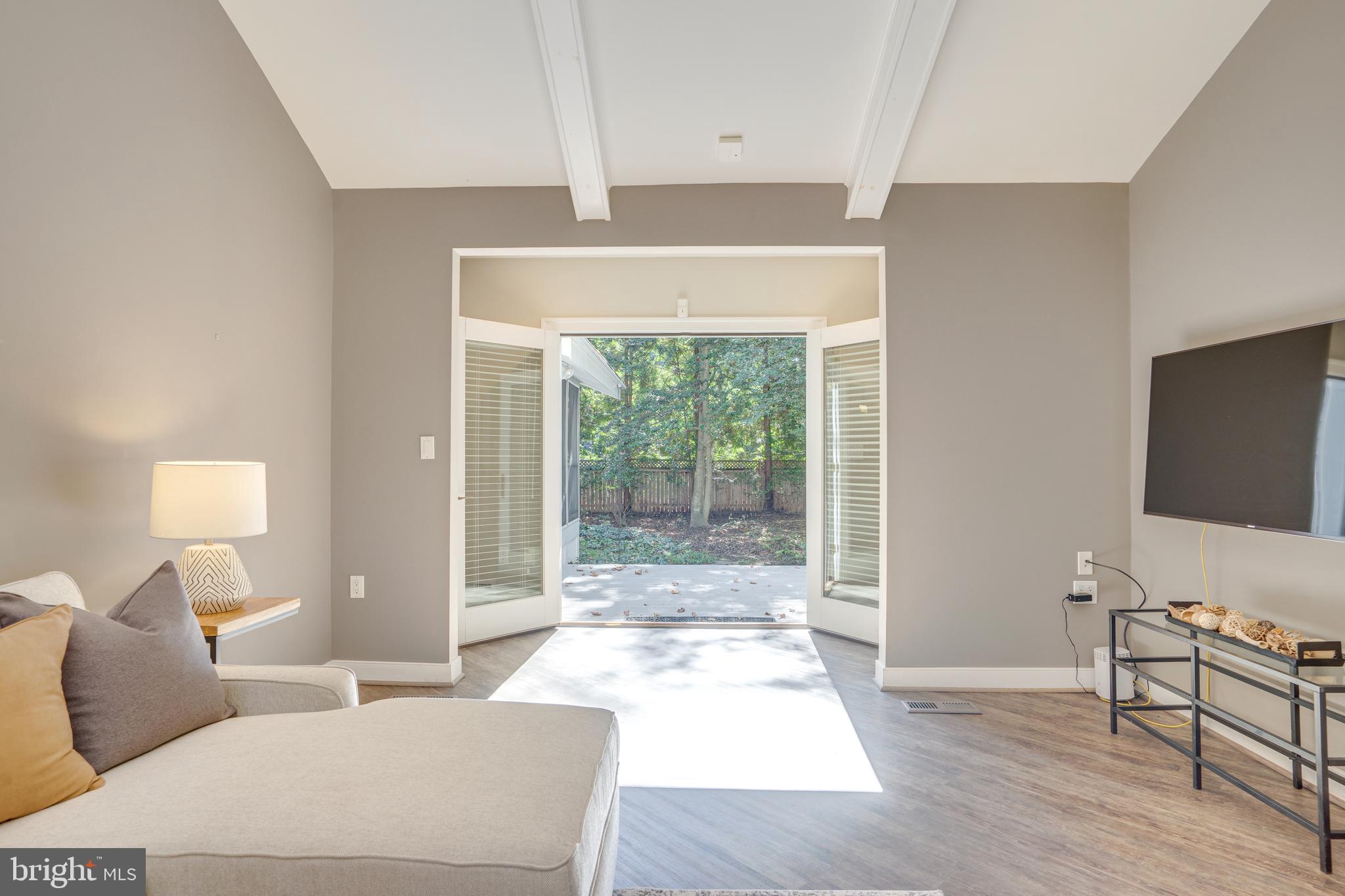 RESTON - Residential