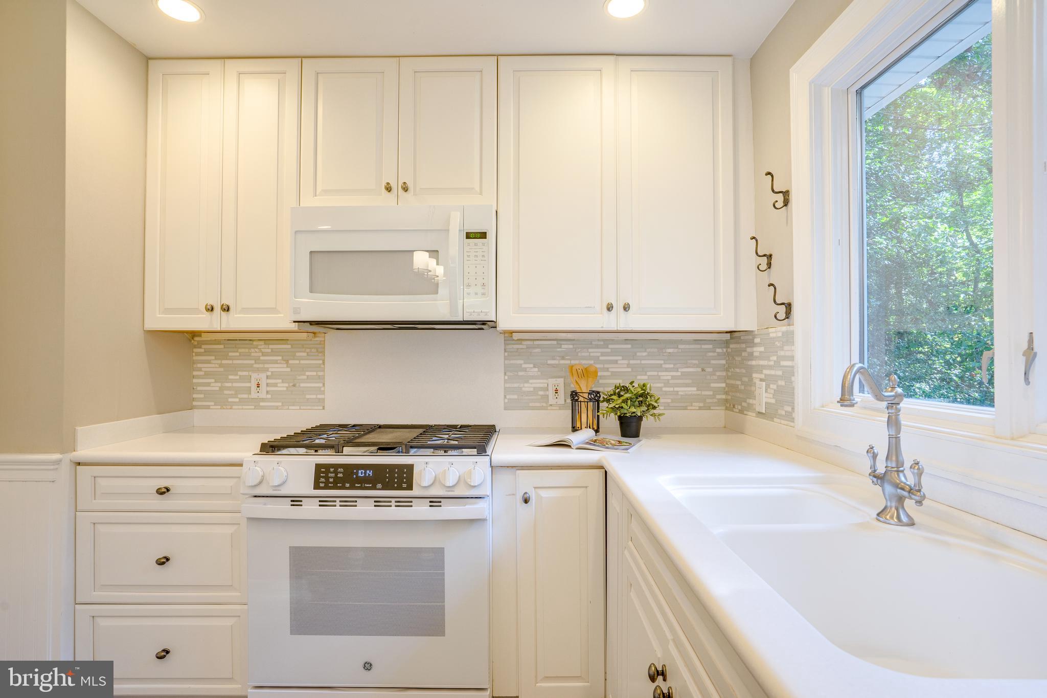 RESTON - Residential