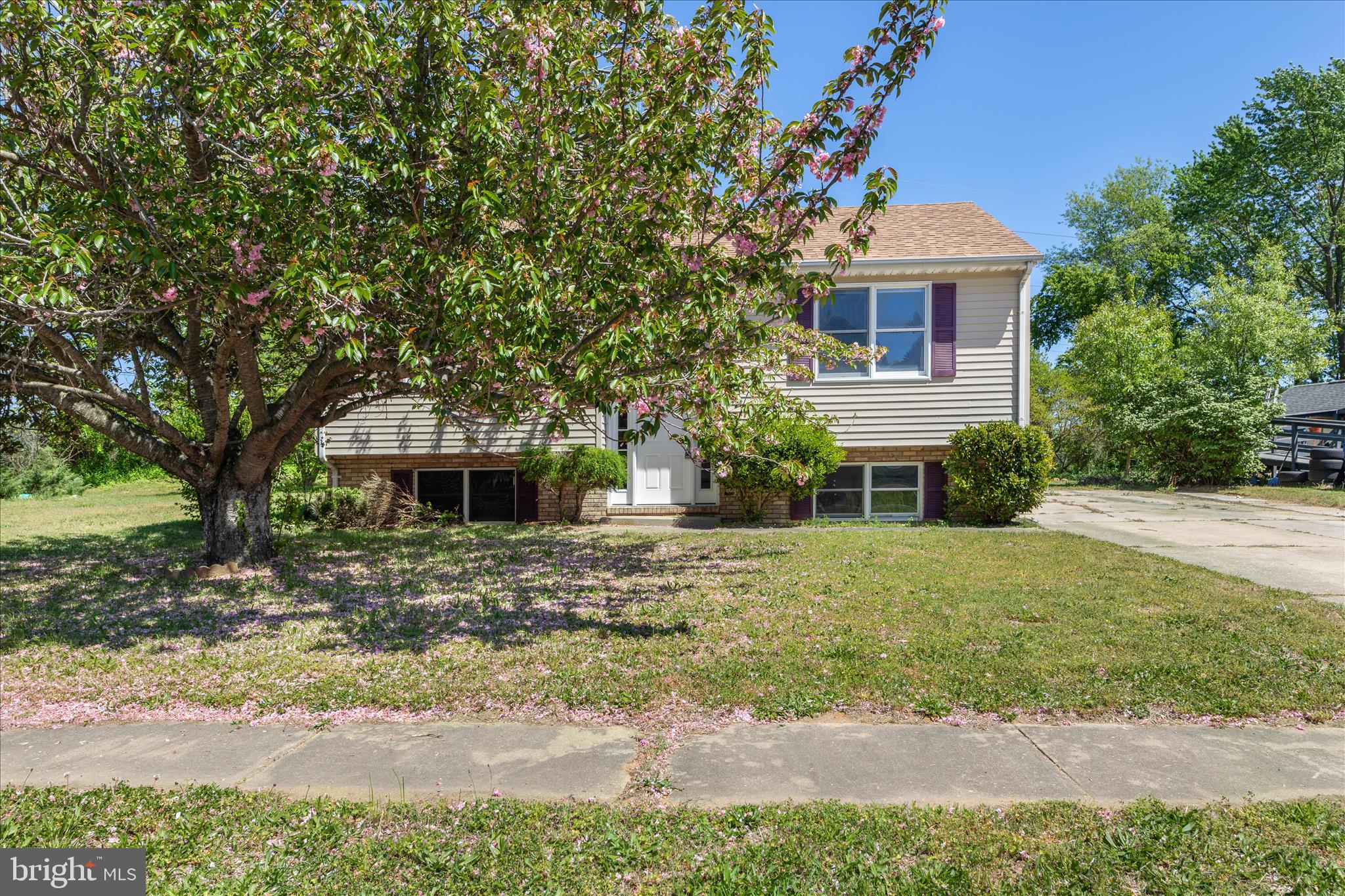 129 ALONZO DRIVE