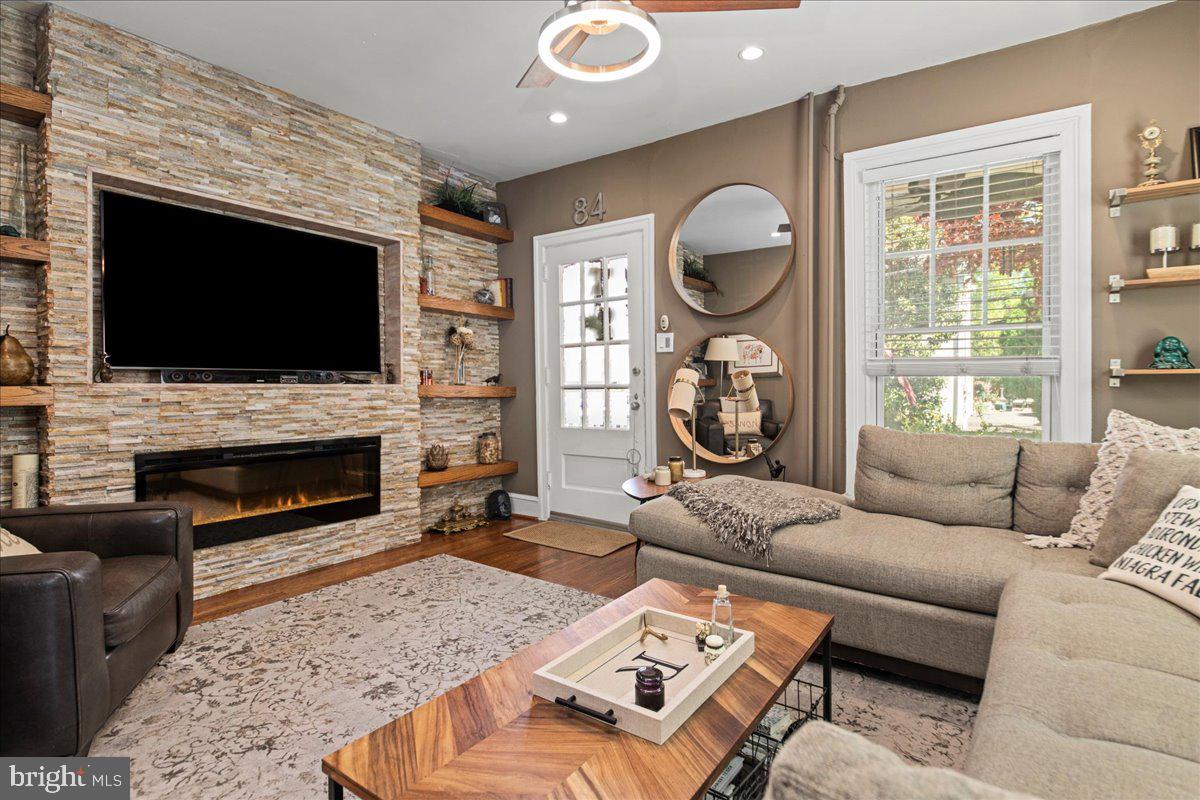 DOYLESTOWN BORO - Residential