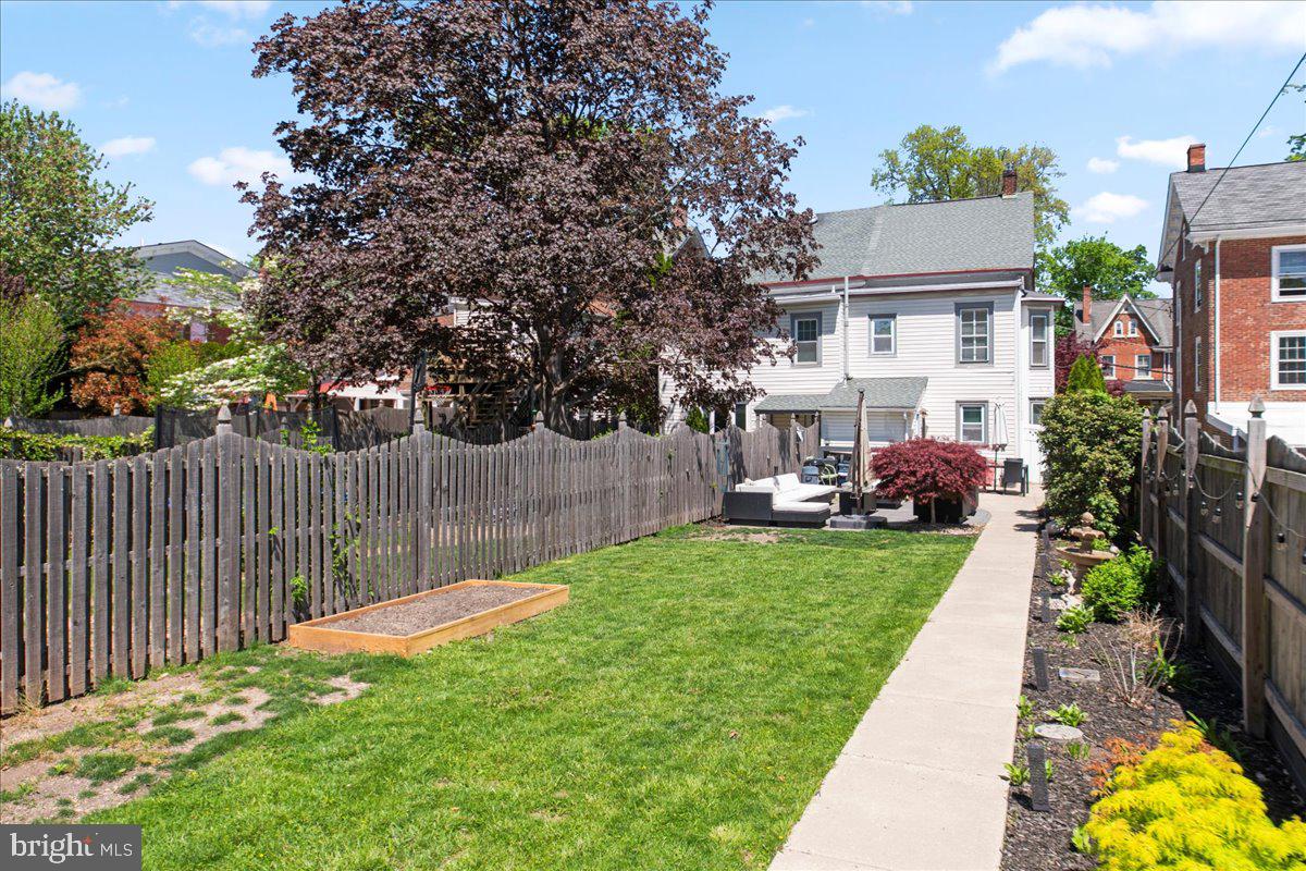 DOYLESTOWN BORO - Residential