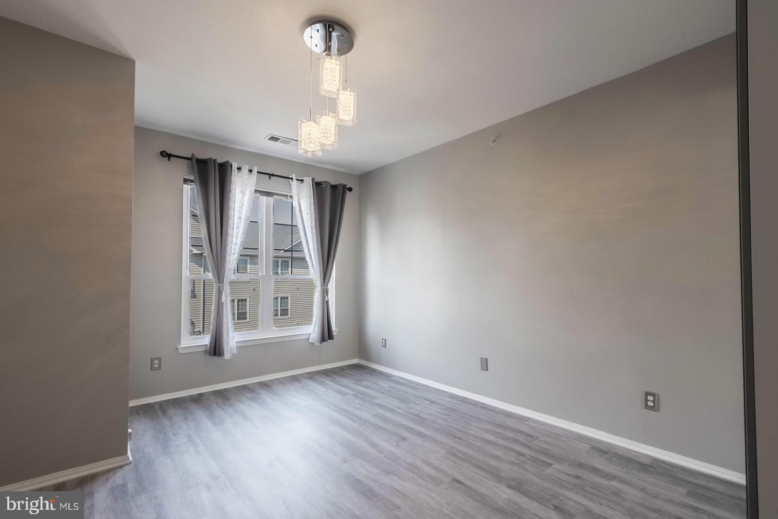 GATES OF MCLEAN - Residential