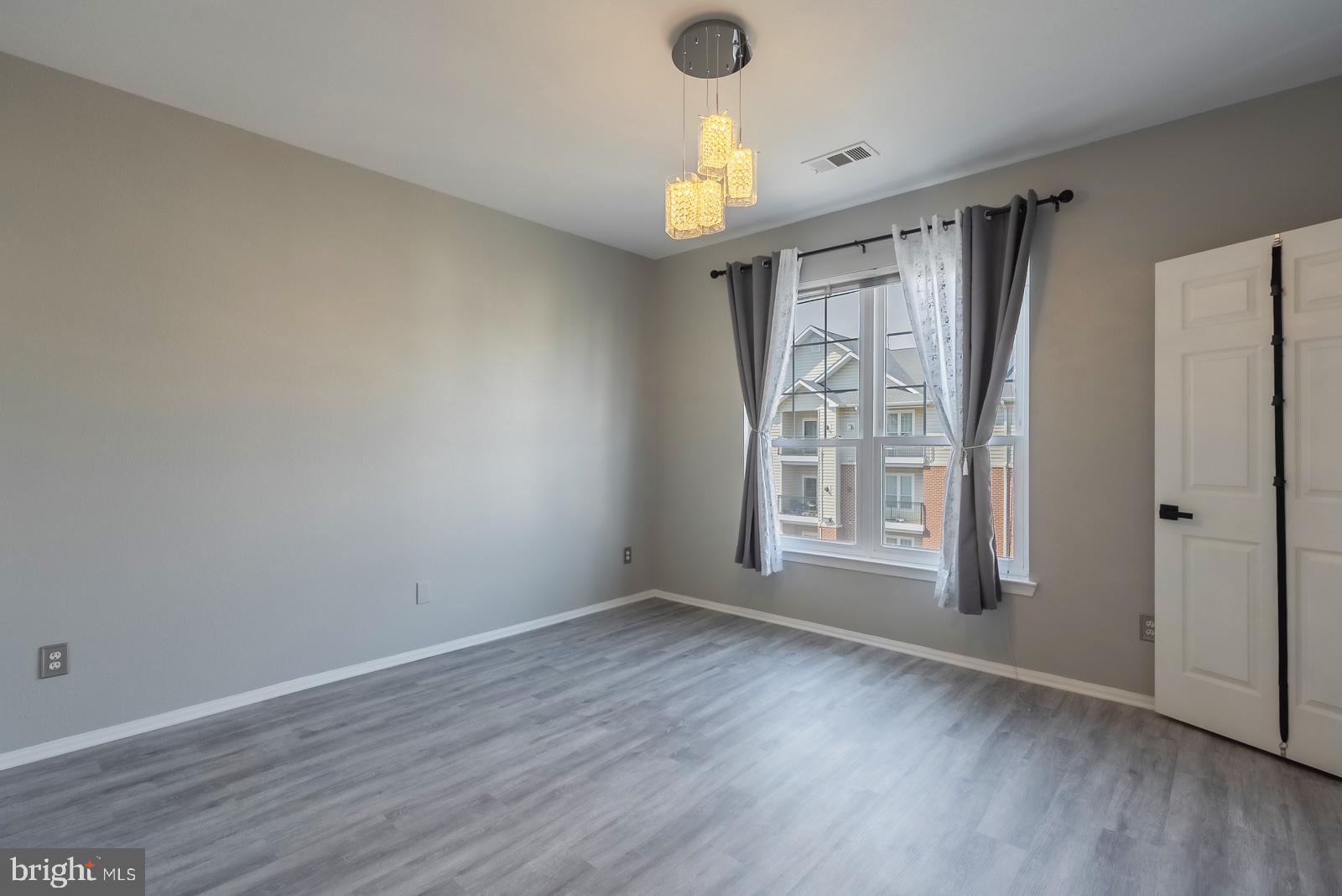 GATES OF MCLEAN - Residential