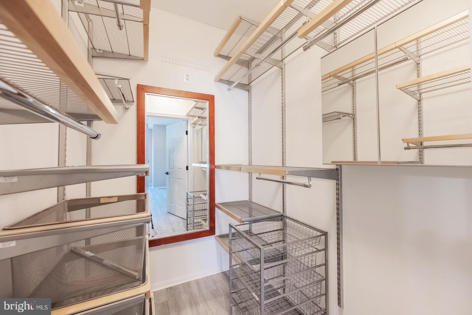 GATES OF MCLEAN - Residential