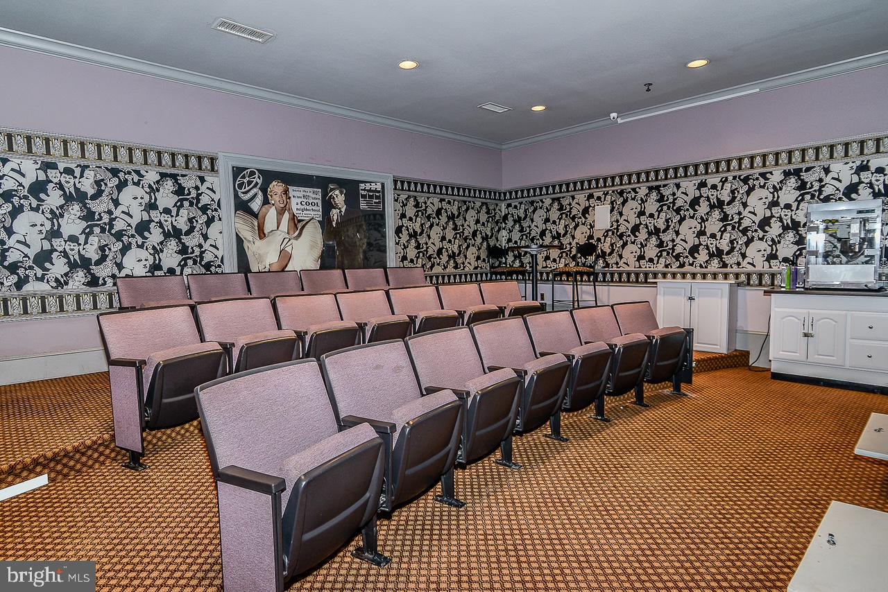 GATES OF MCLEAN - Residential