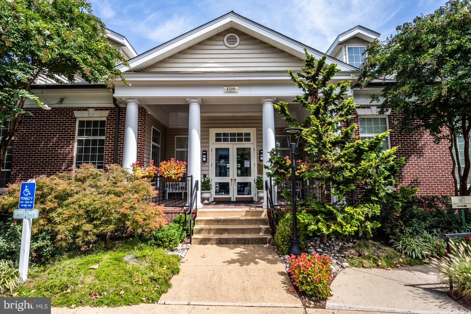 GATES OF MCLEAN - Residential