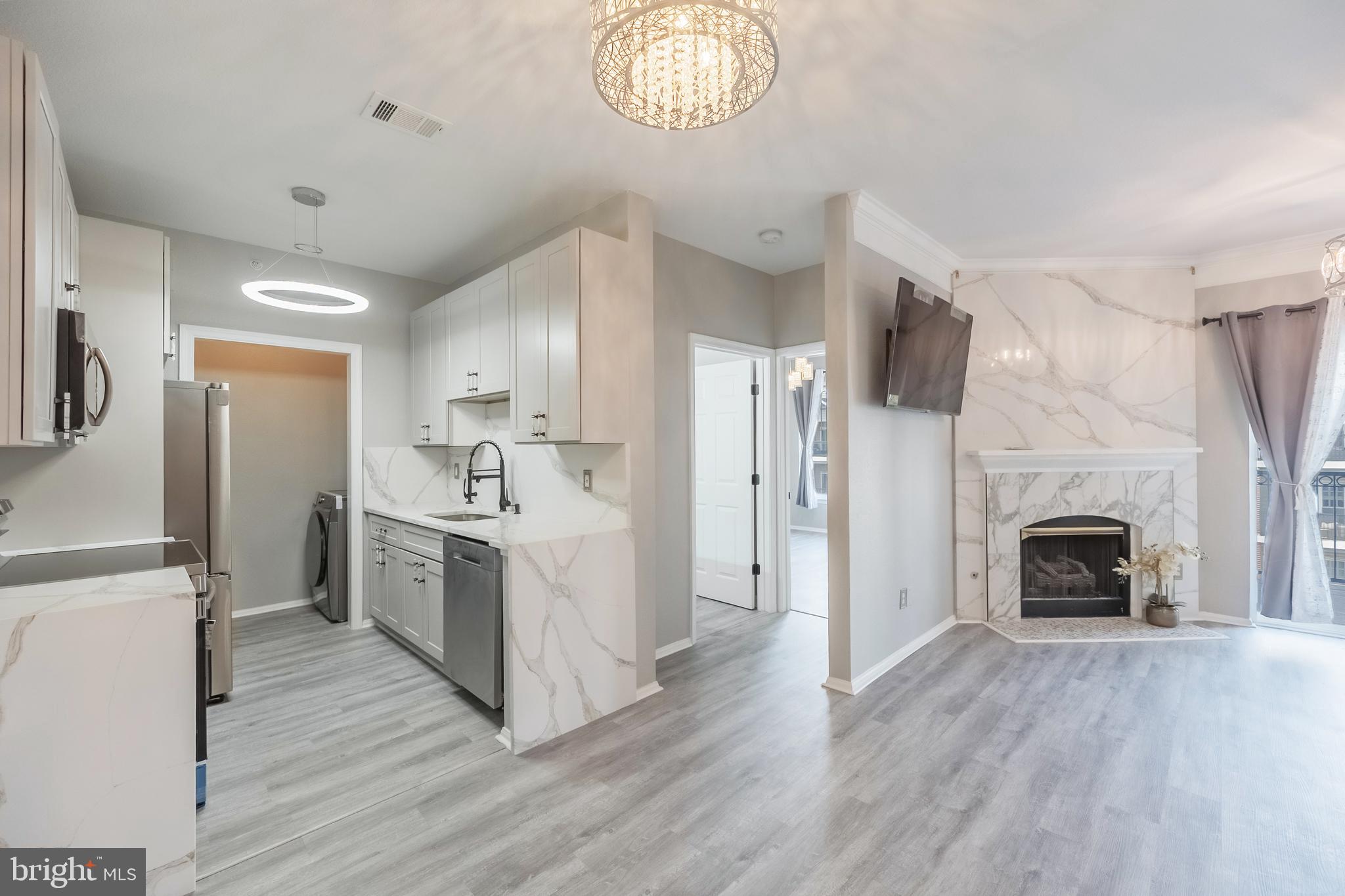 GATES OF MCLEAN - Residential