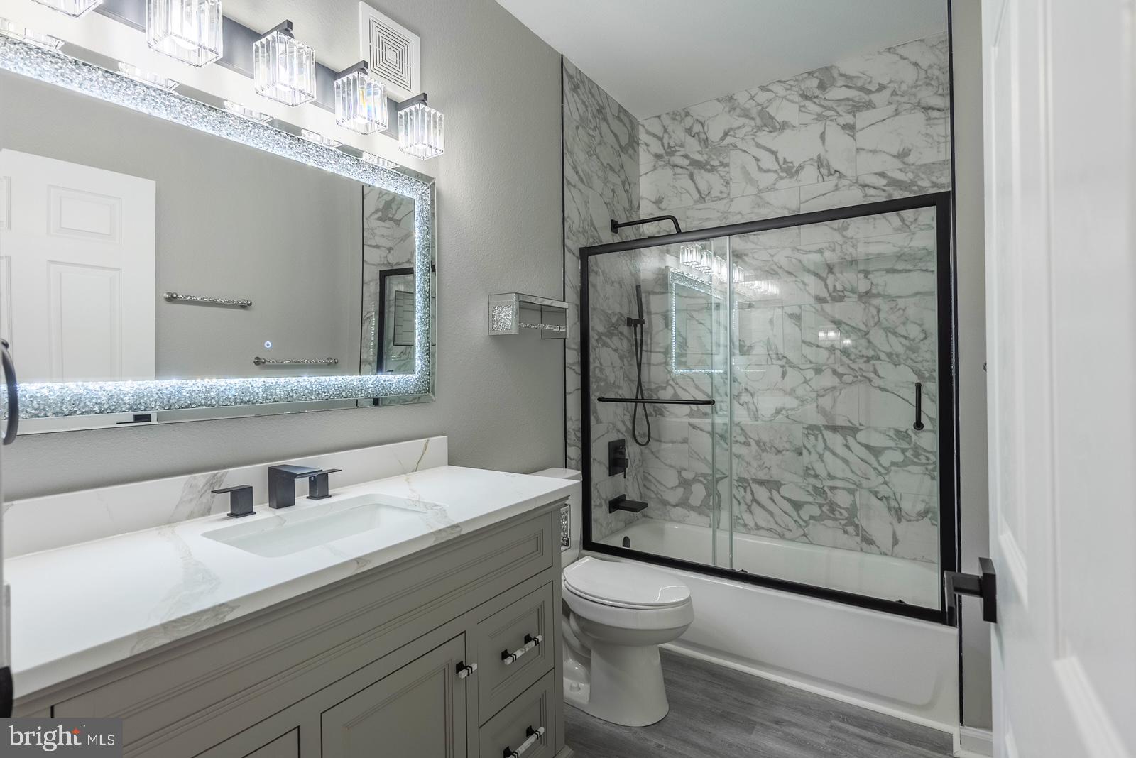 GATES OF MCLEAN - Residential