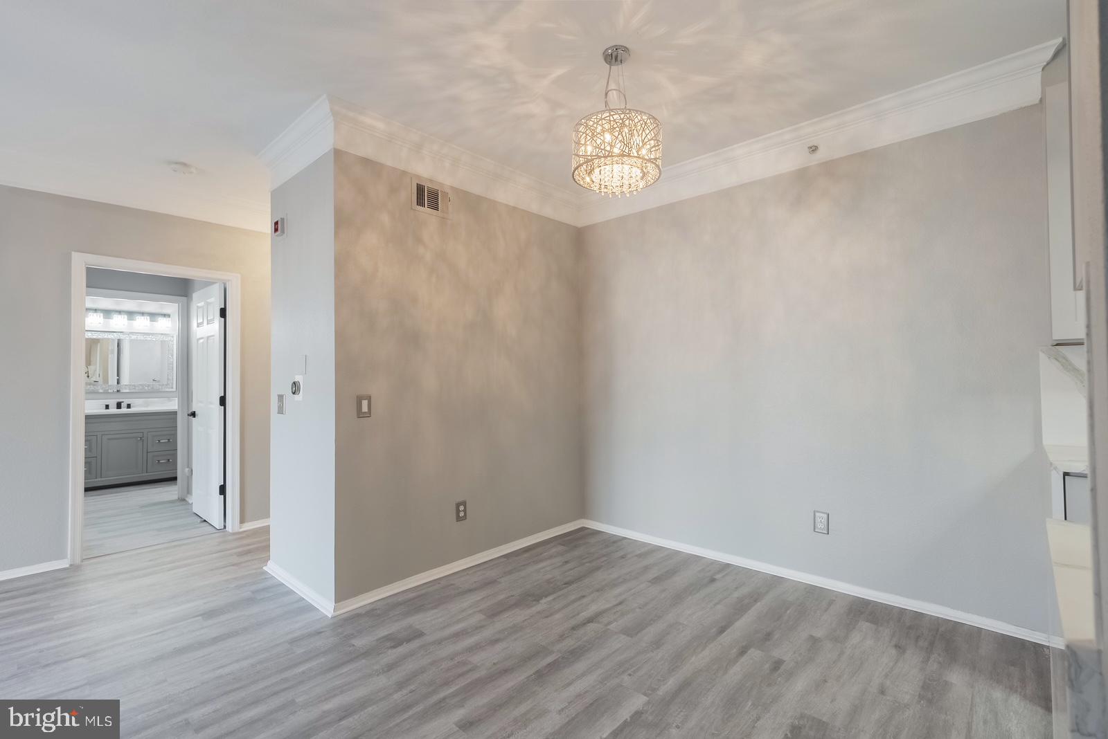 GATES OF MCLEAN - Residential