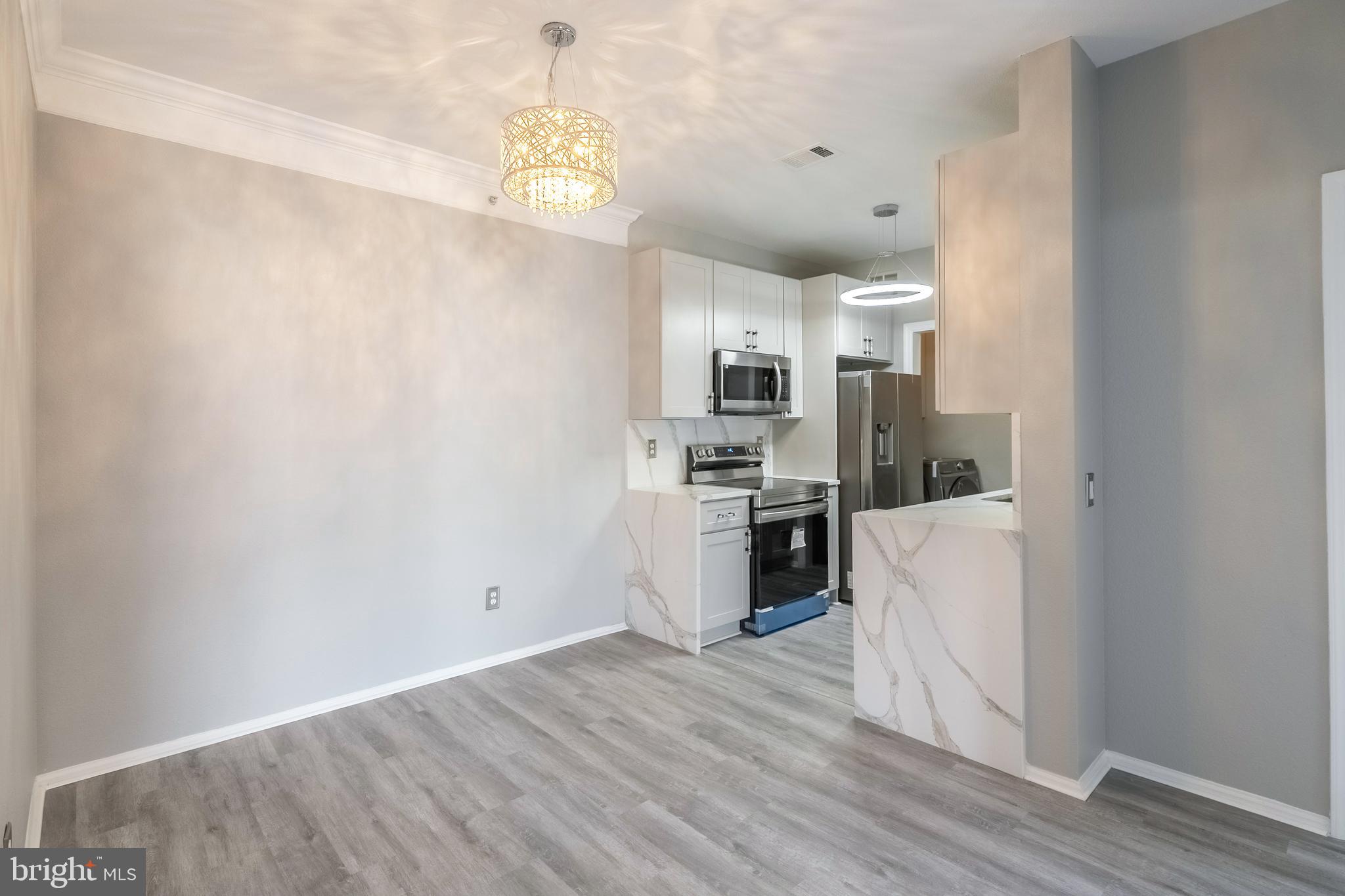 GATES OF MCLEAN - Residential