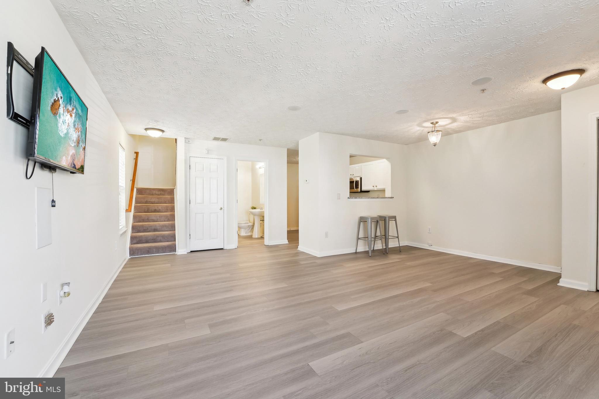 ANNAPOLIS OVERLOOK - Residential