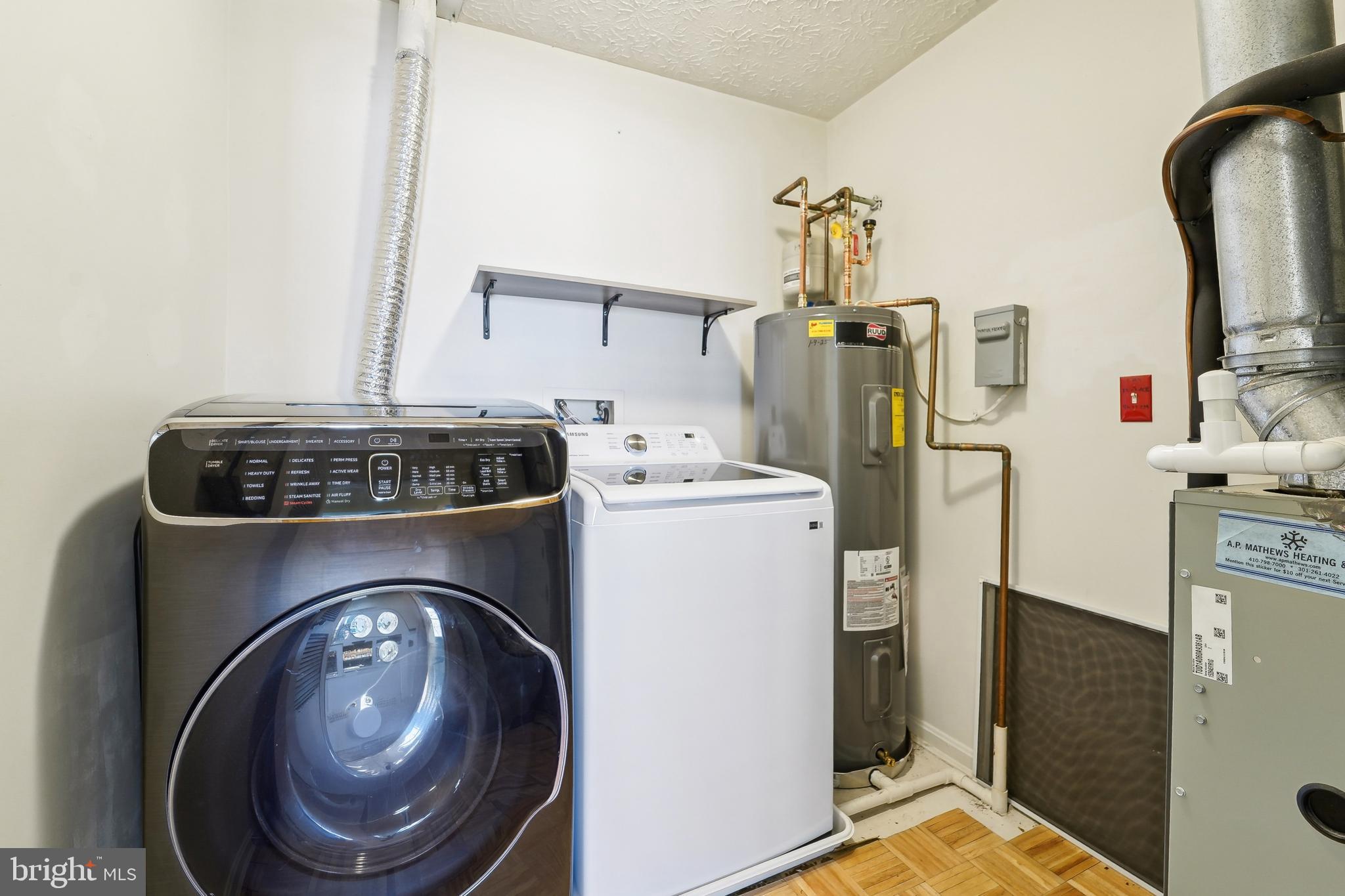 ANNAPOLIS OVERLOOK - Residential