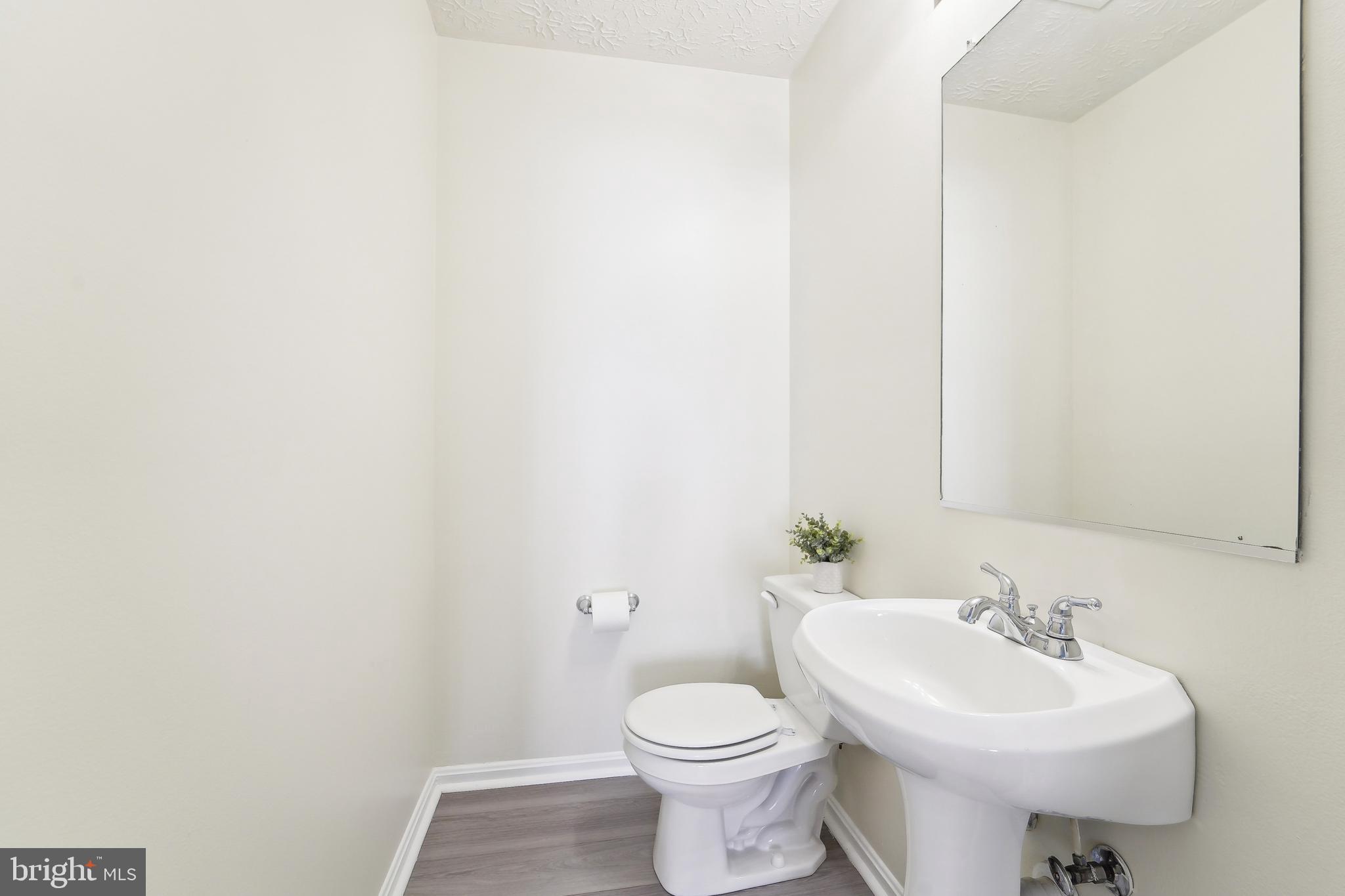 ANNAPOLIS OVERLOOK - Residential