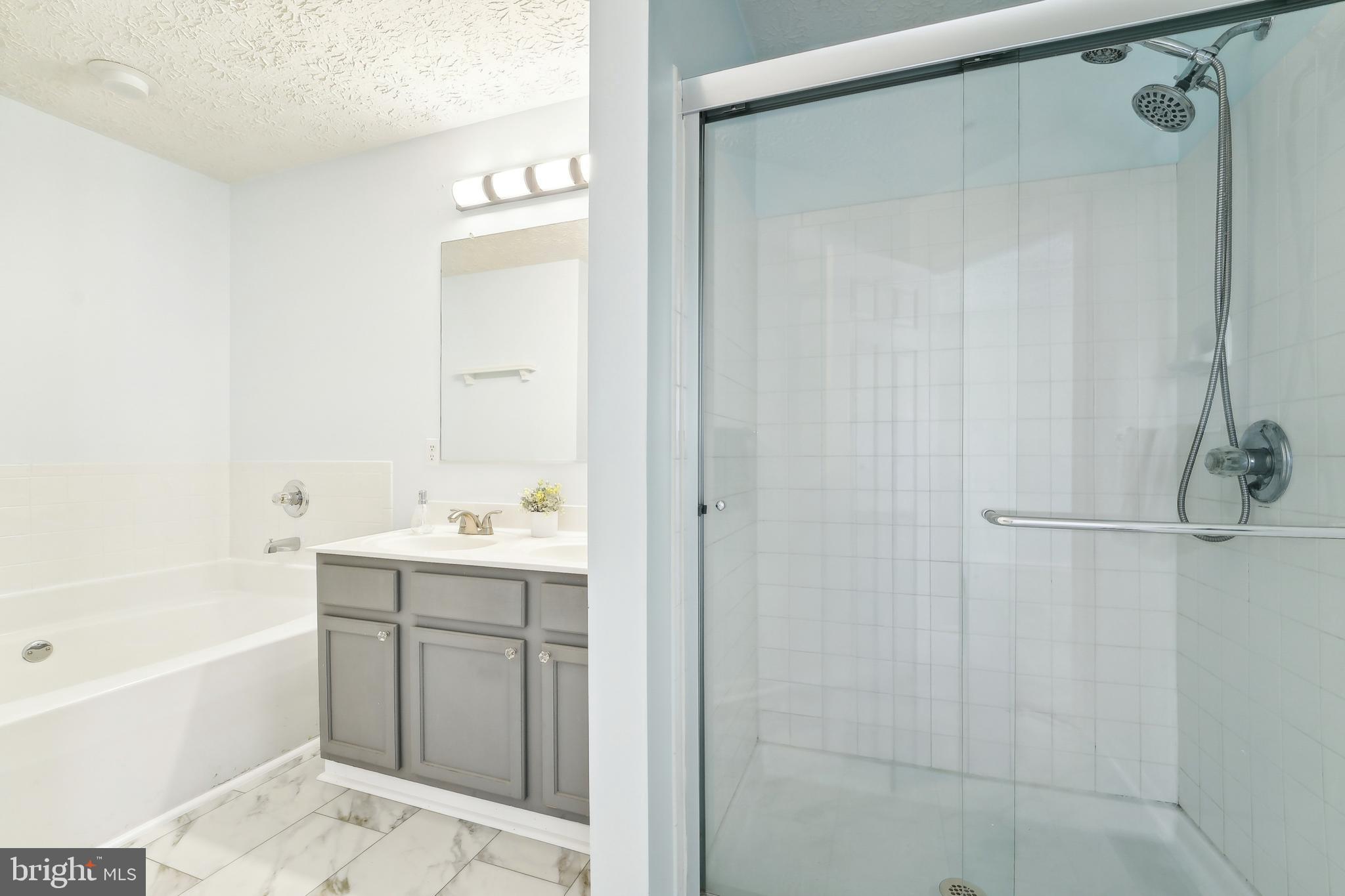 ANNAPOLIS OVERLOOK - Residential