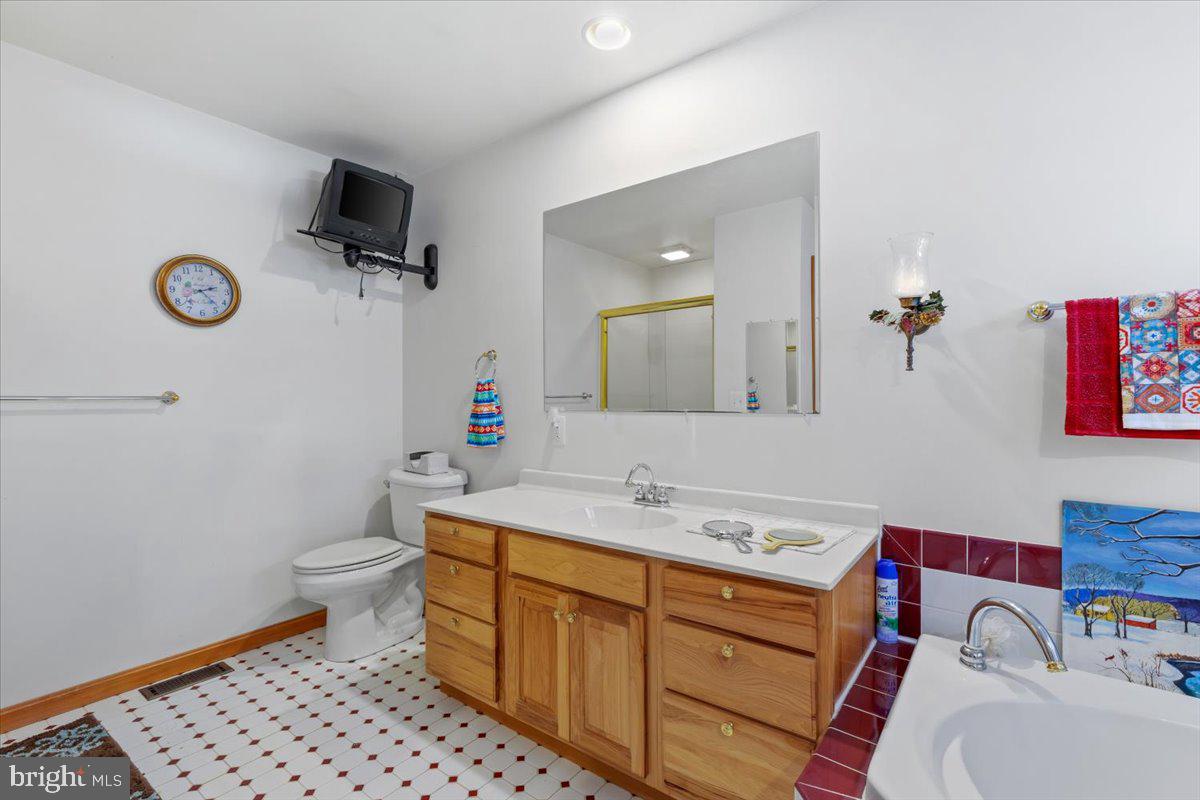 BRUCE KNOLLS - Residential