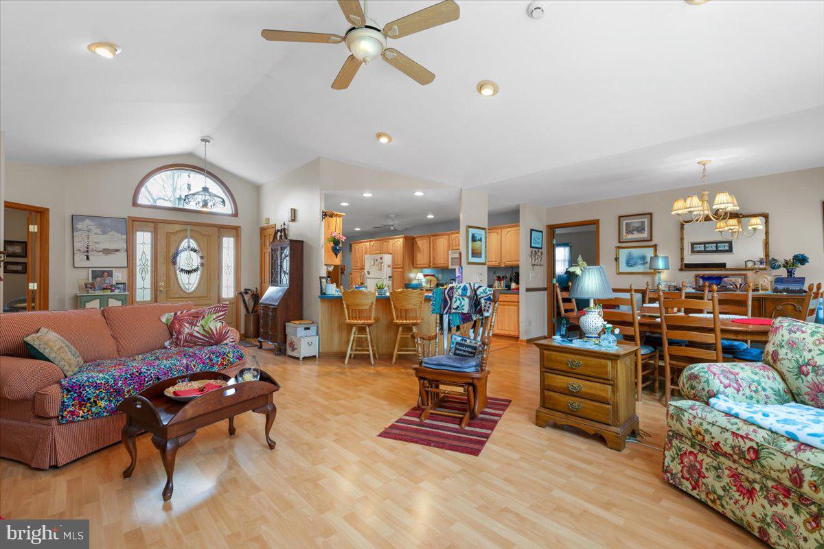 BRUCE KNOLLS - Residential