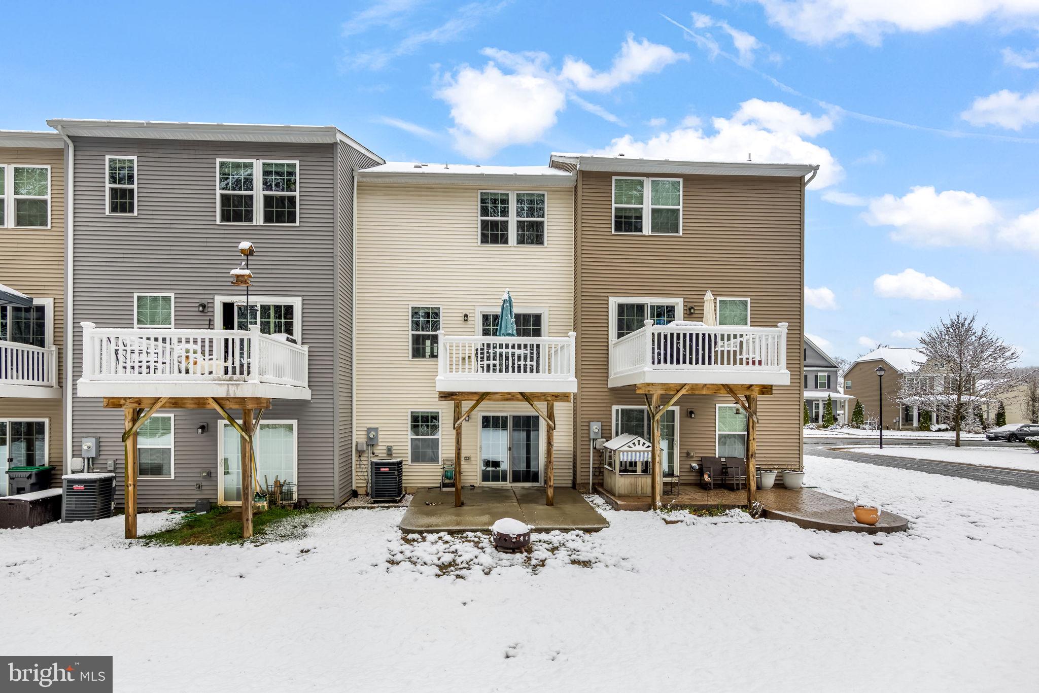 THE VILLAGE AT COURTHOUSE COMMONS - Residential