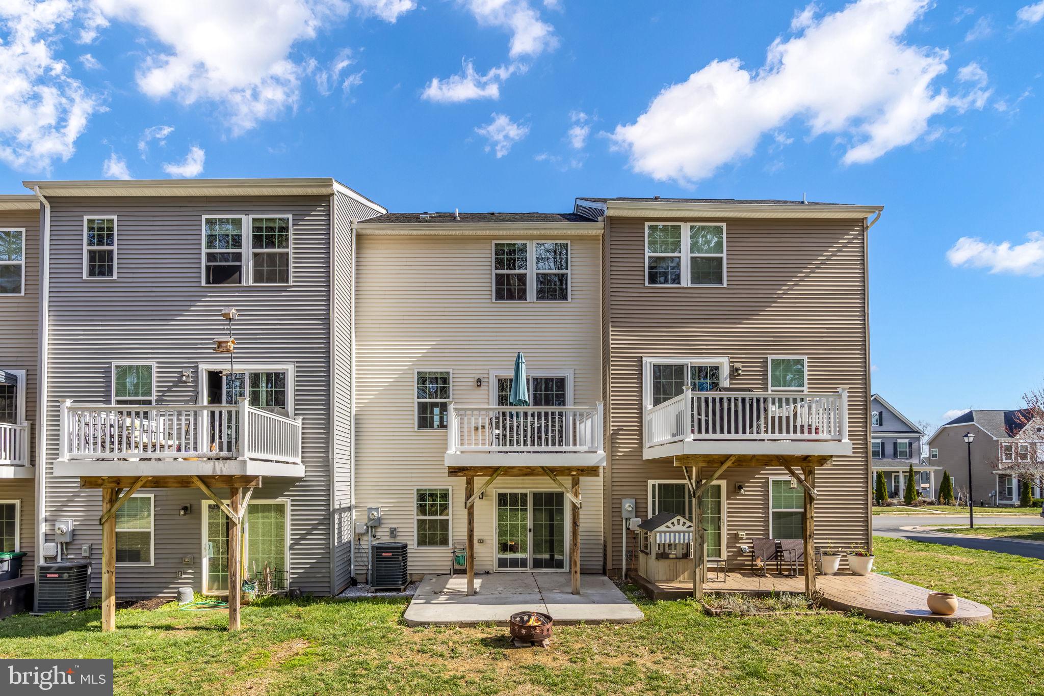 THE VILLAGE AT COURTHOUSE COMMONS - Residential