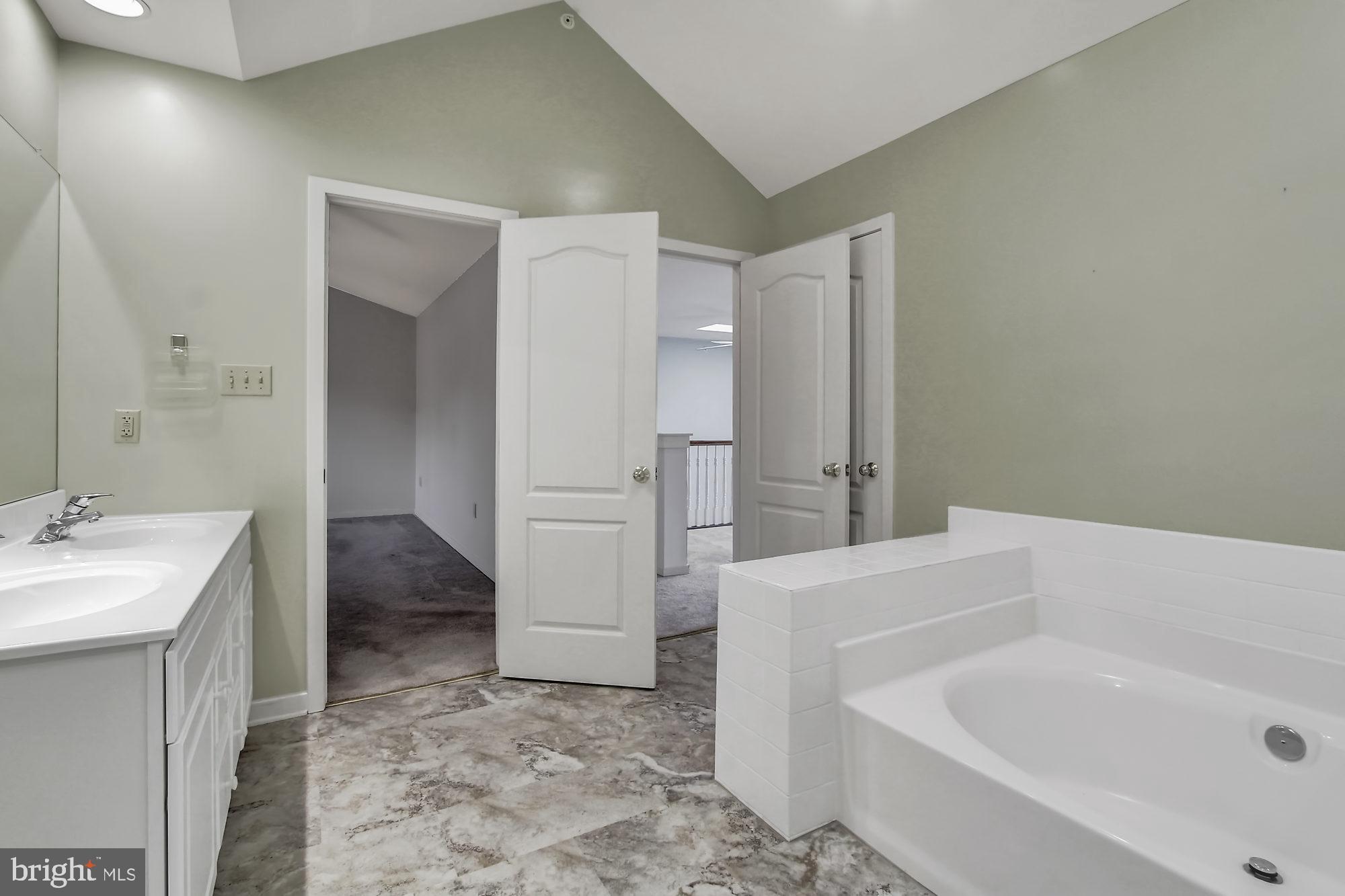 HERITAGE HILLS CONDOS - Residential