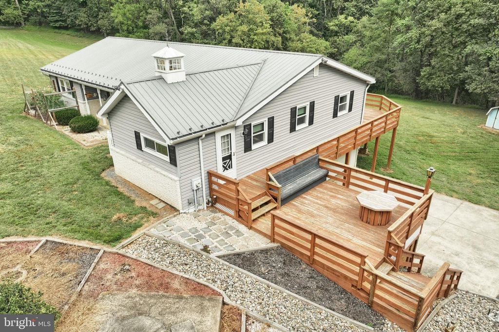 Photo of 15 Overlook Drive, WRIGHTSVILLE, PA 17368 (MLS # PAYK2089802)